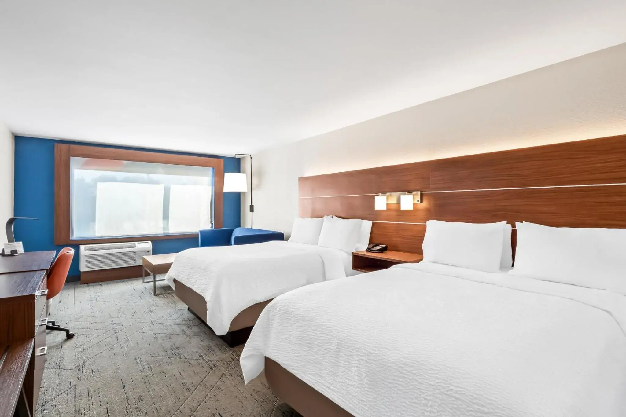 Standard Queen Room with Two Queen Beds in Holiday Inn Express & Suites - Detroit Northwest - Livonia by IHG Standard Queen Room with Two Queen Beds in Holiday Inn Express & Suites - Detroit Northwest - Livonia by IHG