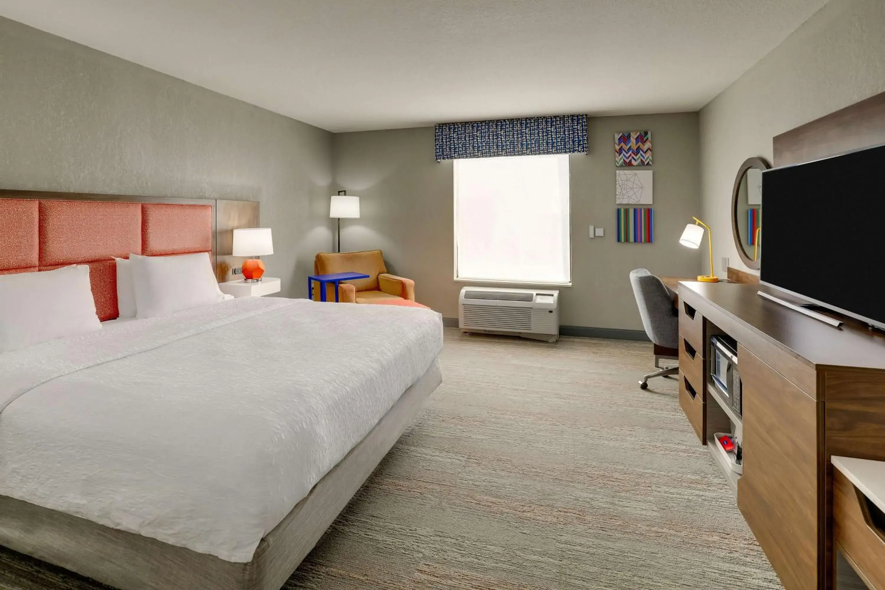 King Room - Mobility Access/Non-Smoking in Hampton Inn & Suites St. Louis - Edwardsville King Room - Mobility Access/Non-Smoking in Hampton Inn & Suites St. Louis - Edwardsville