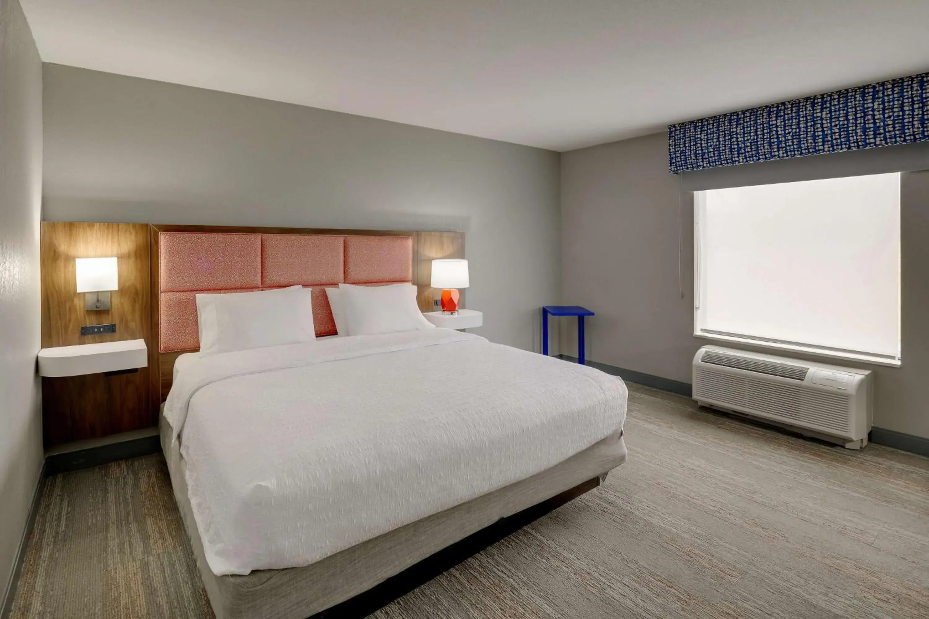 King Room with King Bed - Non-Smoking in Hampton Inn & Suites St. Louis - Edwardsville King Room with King Bed - Non-Smoking in Hampton Inn & Suites St. Louis - Edwardsville