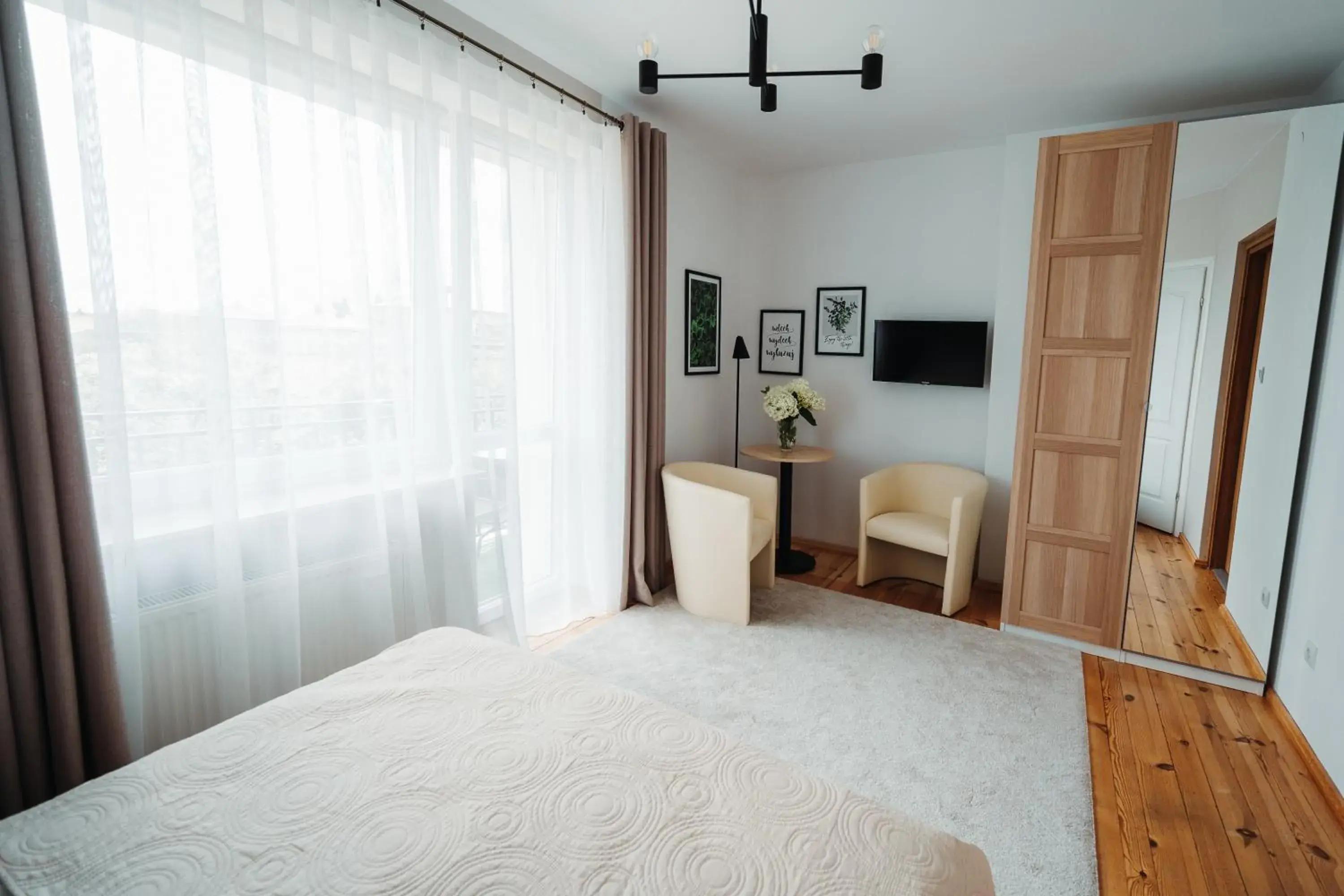 Double Room with Balcony in Willa Zaciszne Centrum Augustów Double Room with Balcony in Willa Zaciszne Centrum Augustów