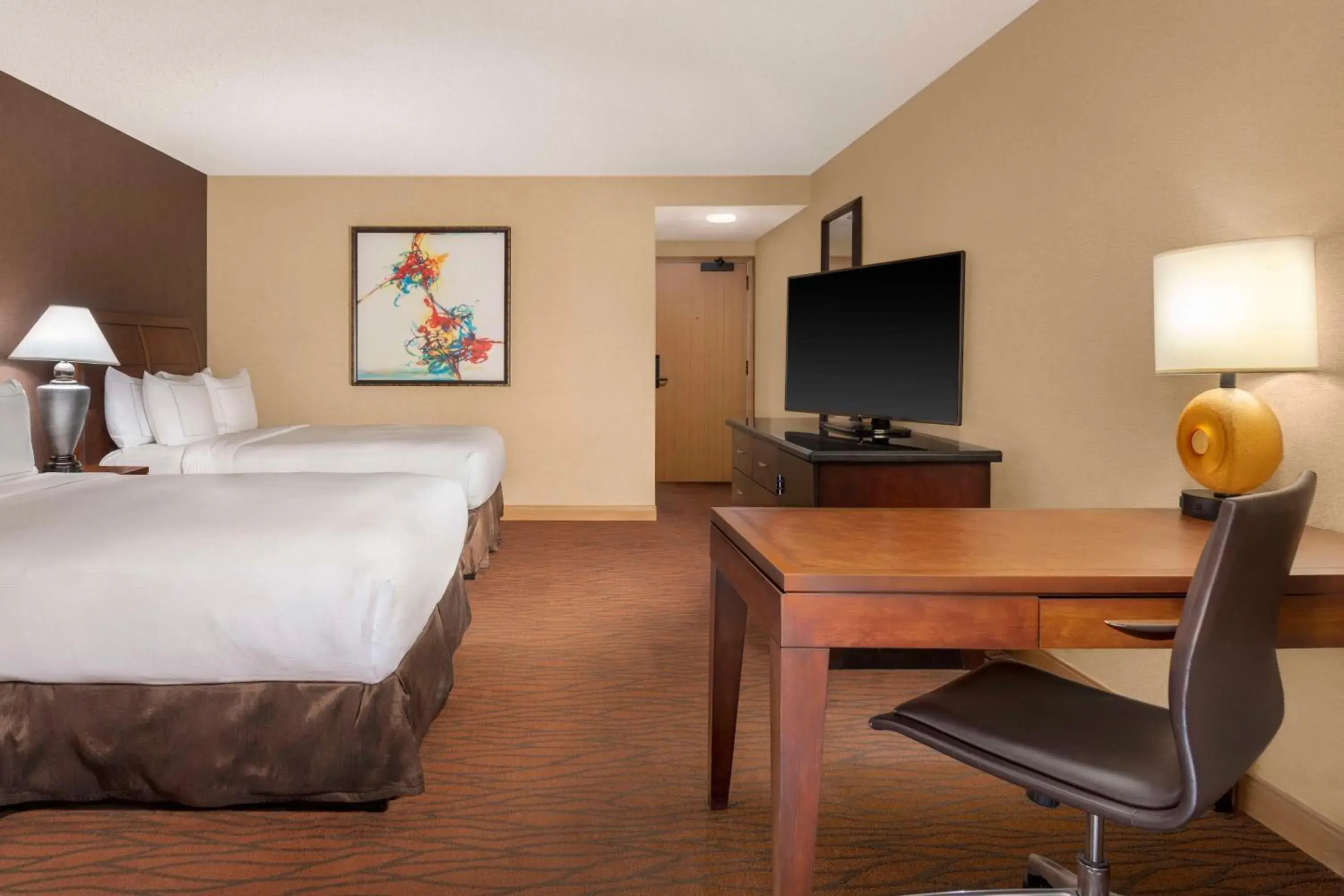 Queen Room with Two Queen Beds in Hilton Orange County/Costa Mesa Queen Room with Two Queen Beds in Hilton Orange County/Costa Mesa