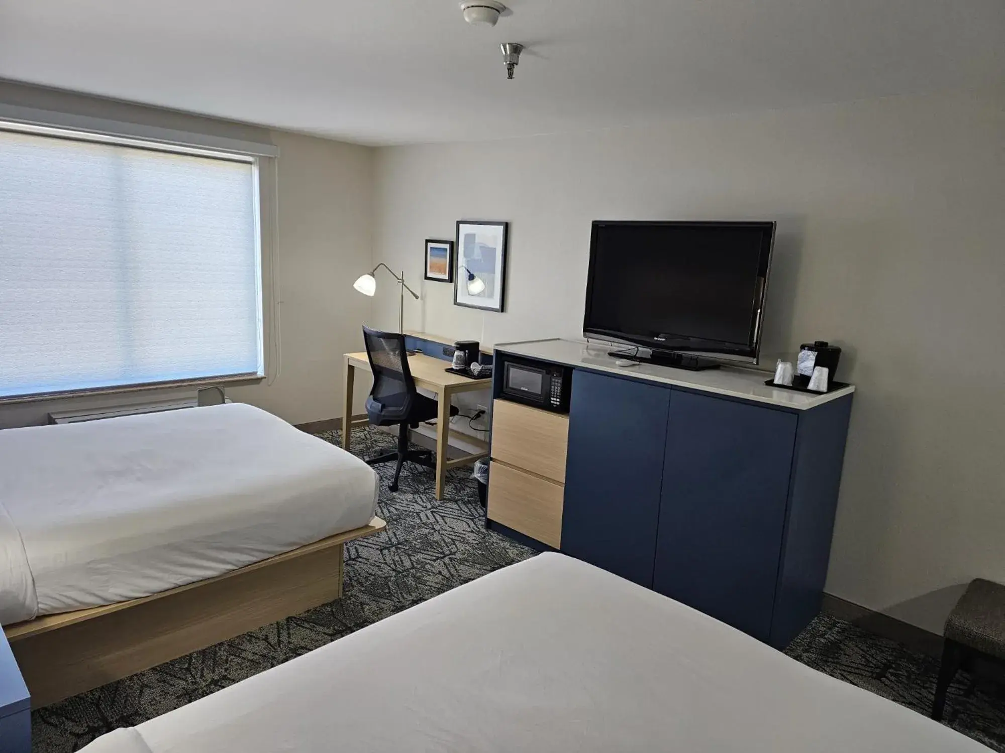 Queen Room with Two Queen Beds - Disability Access/Non-Smoking in Country Inn & Suites by Radisson, Savannah I-95 North, GA Queen Room with Two Queen Beds - Disability Access/Non-Smoking in Country Inn & Suites by Radisson, Savannah I-95 North, GA