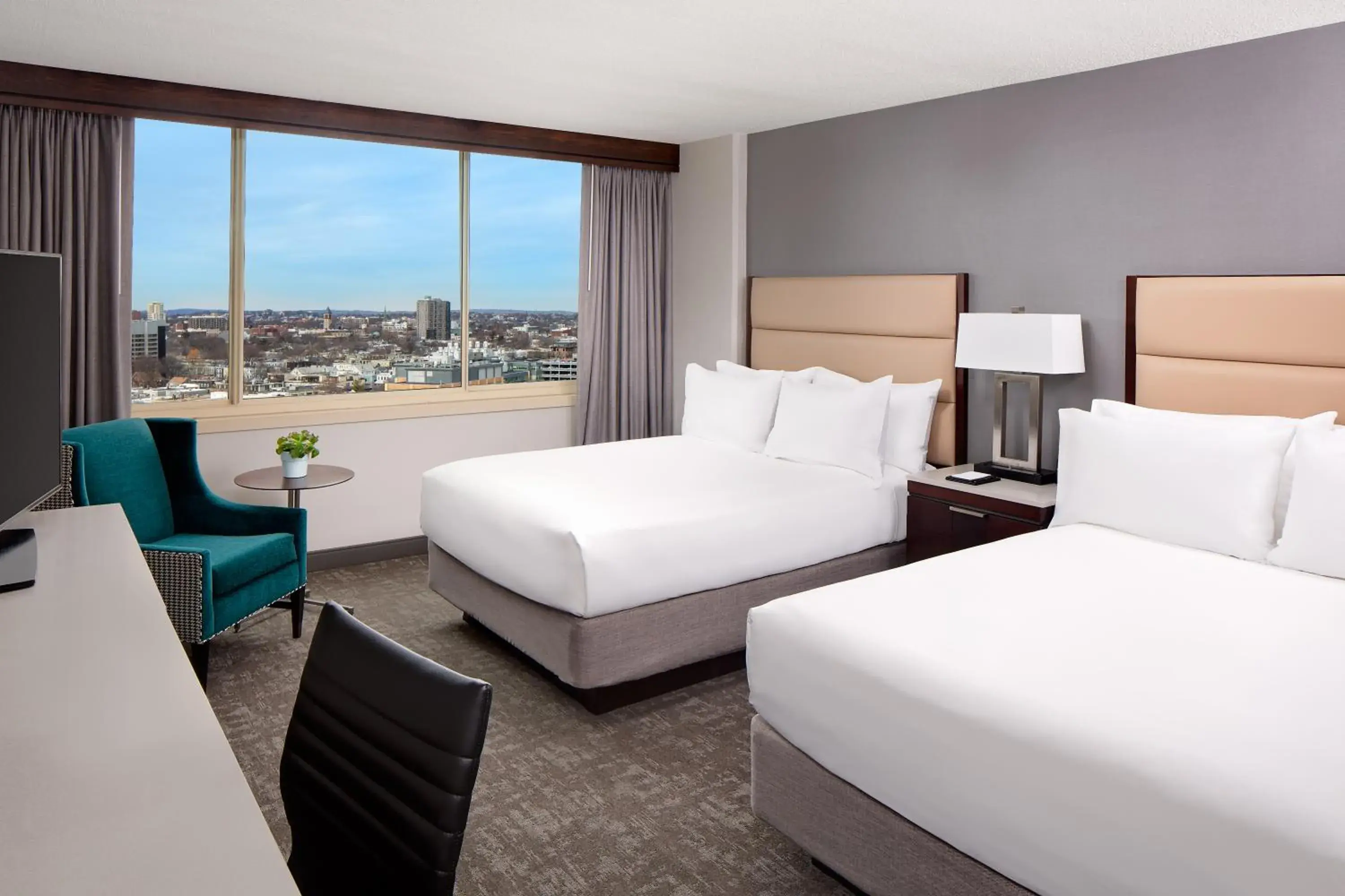 Double Room with Two Double Beds and Bath Tub - Mobility Accessible in Hyatt Regency Boston/Cambridge Double Room with Two Double Beds and Bath Tub - Mobility Accessible in Hyatt Regency Boston/Cambridge