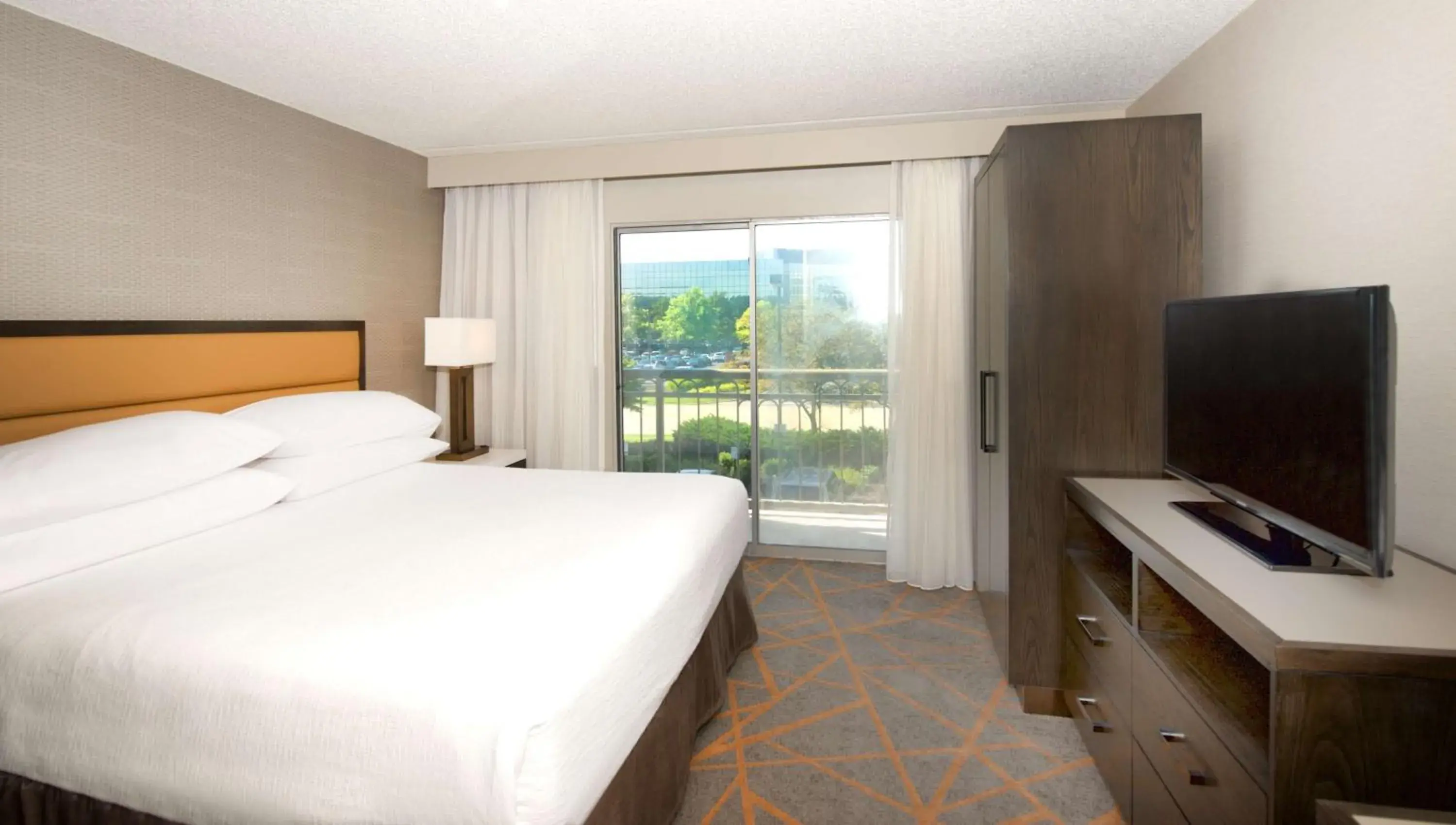 Two-Room King Suite with Balcony - Hearing Accessible in Embassy Suites by Hilton Cincinnati Northeast - Blue Ash Two-Room King Suite with Balcony - Hearing Accessible in Embassy Suites by Hilton Cincinnati Northeast - Blue Ash