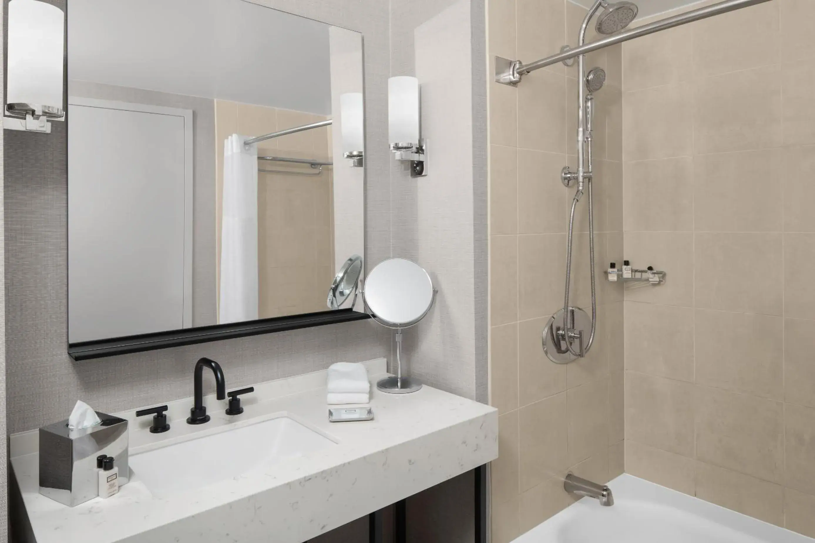 King Room with City View in Hyatt Regency Jersey City on the Hudson King Room with City View in Hyatt Regency Jersey City on the Hudson