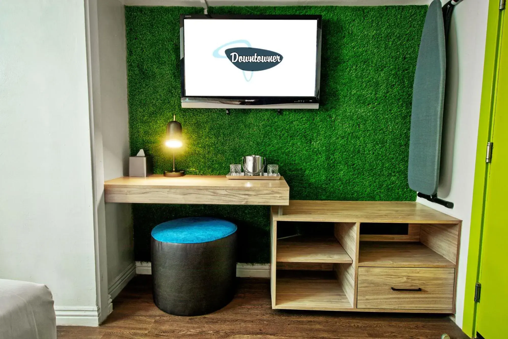 Standard Queen Room in Downtowner Boutique Hotel Standard Queen Room in Downtowner Boutique Hotel