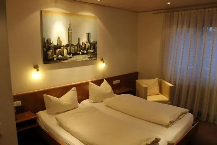 Standard Double Room - single occupancy in Hotel Garni Krone Standard Double Room - single occupancy in Hotel Garni Krone