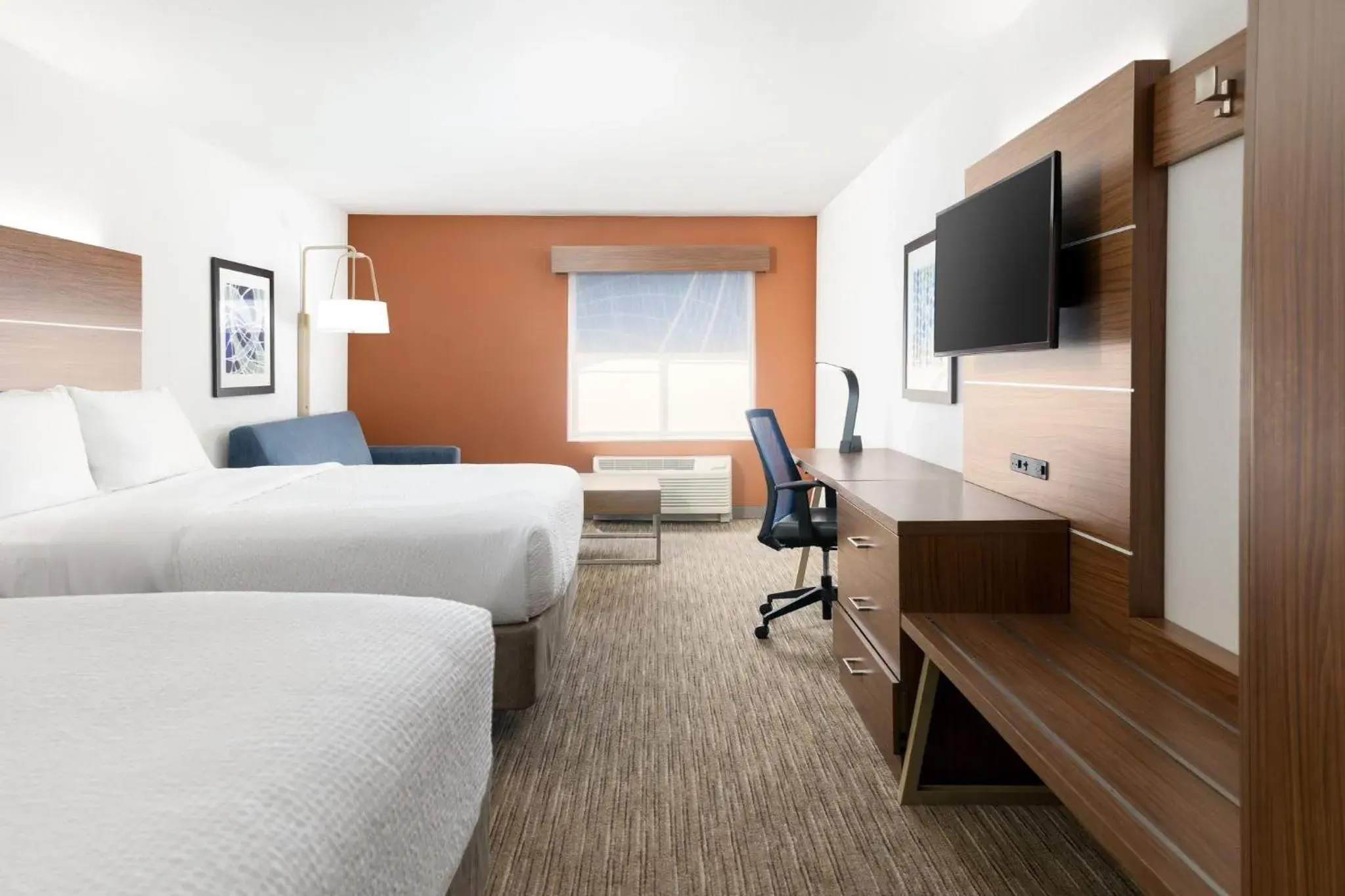 Standard Queen Room with Two Queen Beds and Mobility Accessible Tub in Holiday Inn Express & Suites Las Vegas SW Springvalley by IHG Standard Queen Room with Two Queen Beds and Mobility Accessible Tub in Holiday Inn Express & Suites Las Vegas SW Springvalley by IHG
