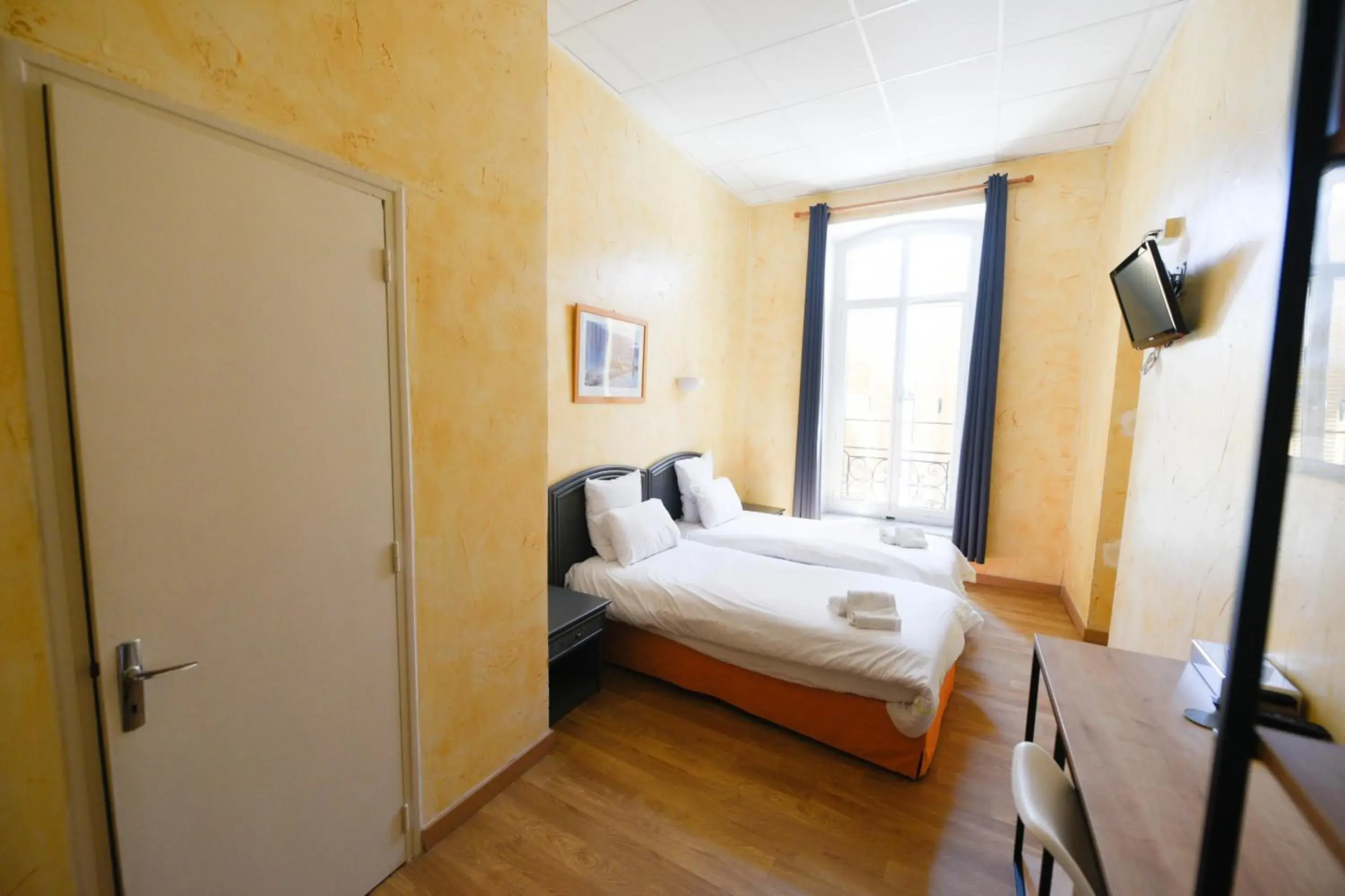 Twin Room in Hotel Restaurant La Villa Arena Twin Room in Hotel Restaurant La Villa Arena