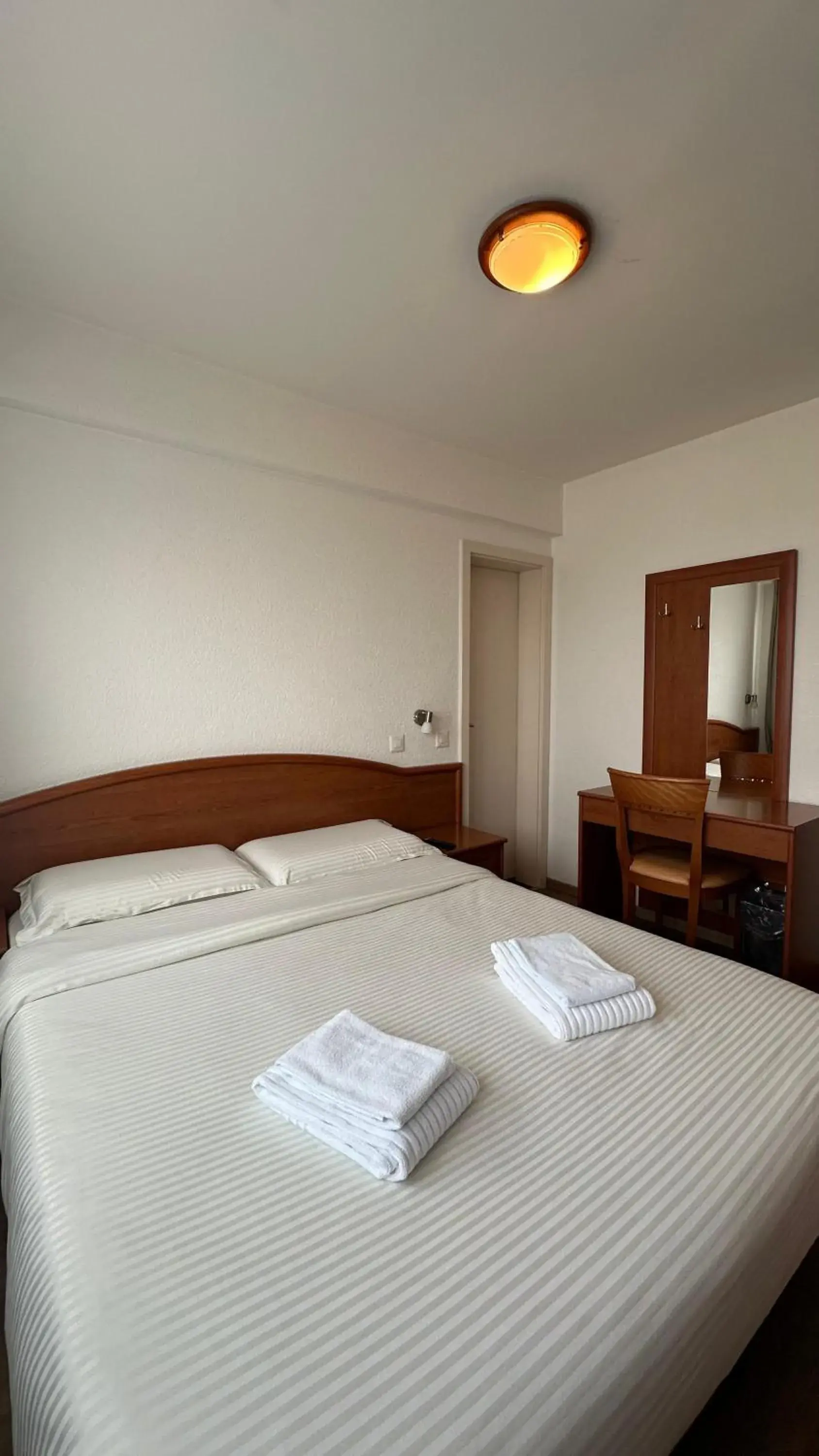 Double Room with Terrace in Hotel Du Quai Double Room with Terrace in Hotel Du Quai