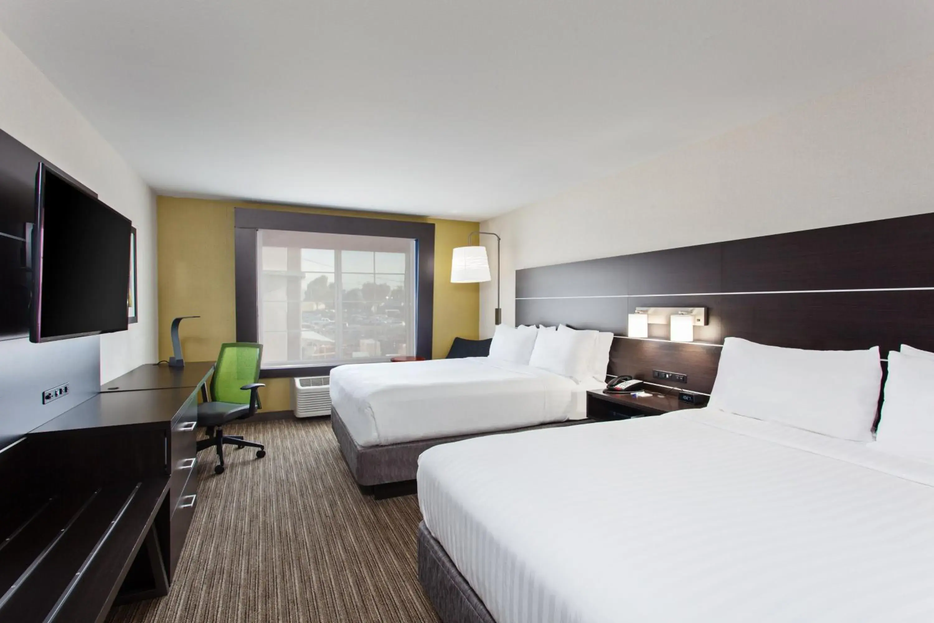 Standard Queen Room with Two Queen Beds in Holiday Inn Express & Suites Oakland - Airport by IHG Standard Queen Room with Two Queen Beds in Holiday Inn Express & Suites Oakland - Airport by IHG