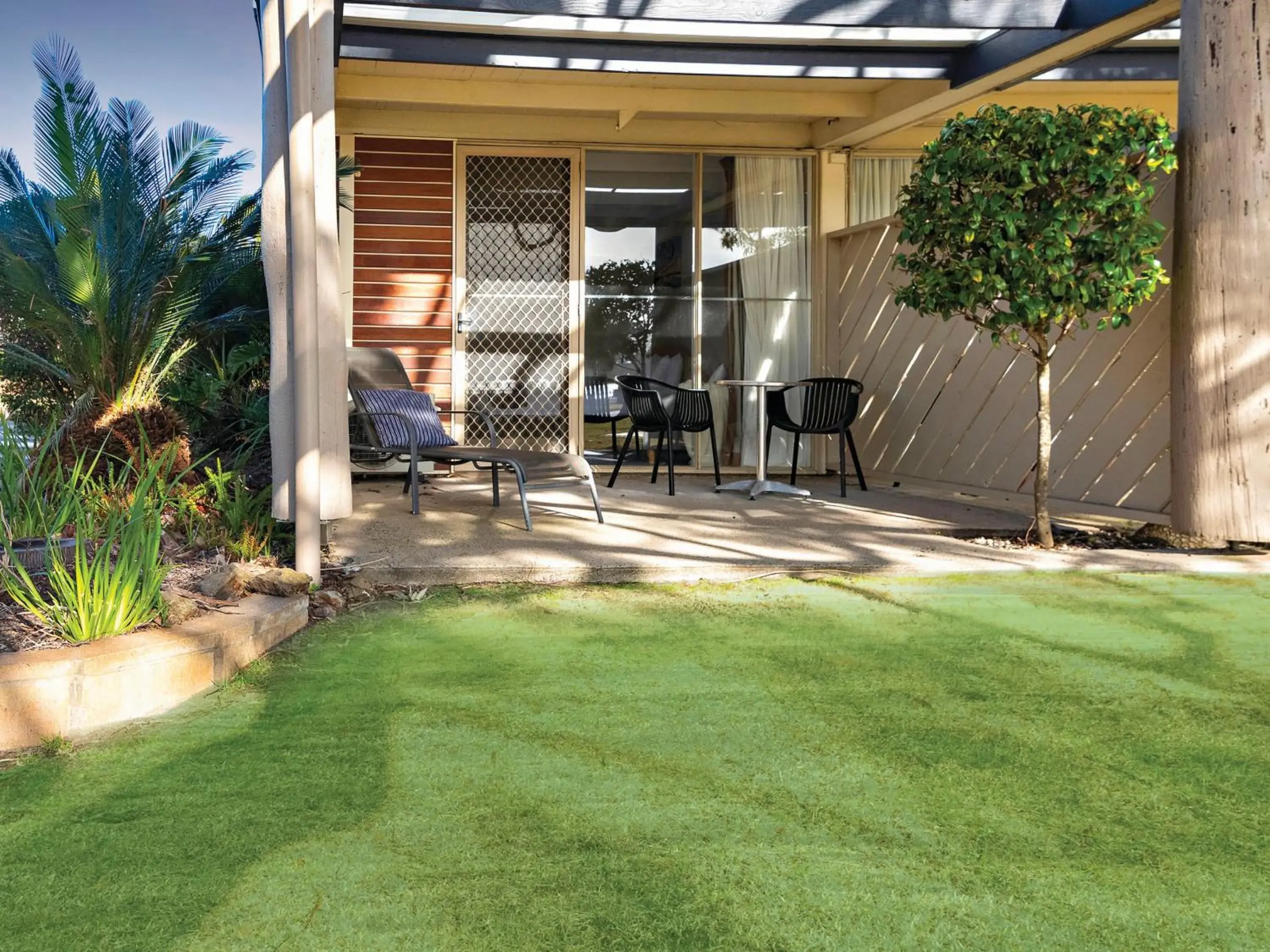 Standard Queen Motel Room in Tween Waters Merimbula Standard Queen Motel Room in Tween Waters Merimbula