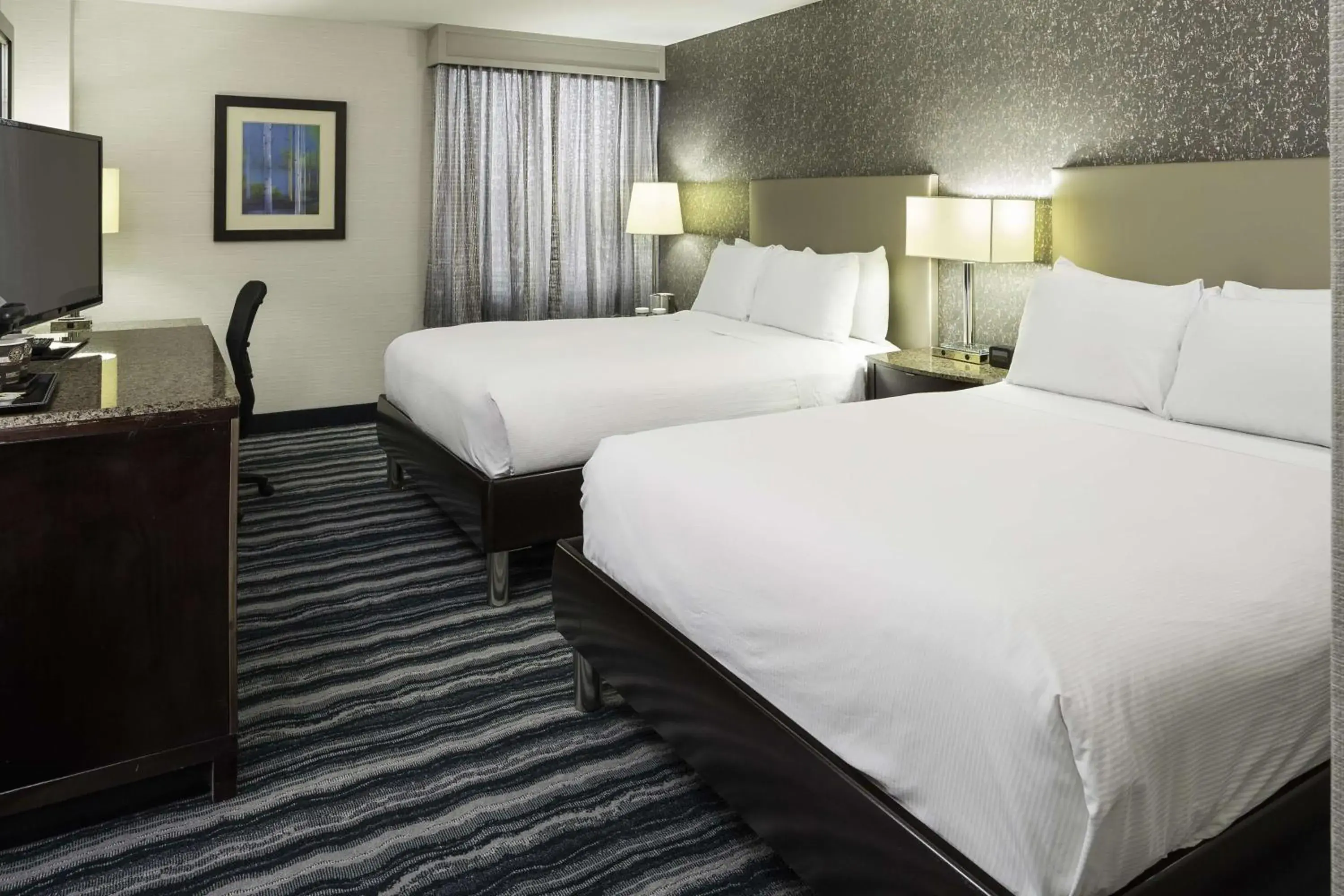 Double Room with Two Double Beds and Roll-In Shower - Mobility and Hearing Access/Non-Smoking in DoubleTree by Hilton Hotel Wilmington Double Room with Two Double Beds and Roll-In Shower - Mobility and Hearing Access/Non-Smoking in DoubleTree by Hilton Hotel Wilmington