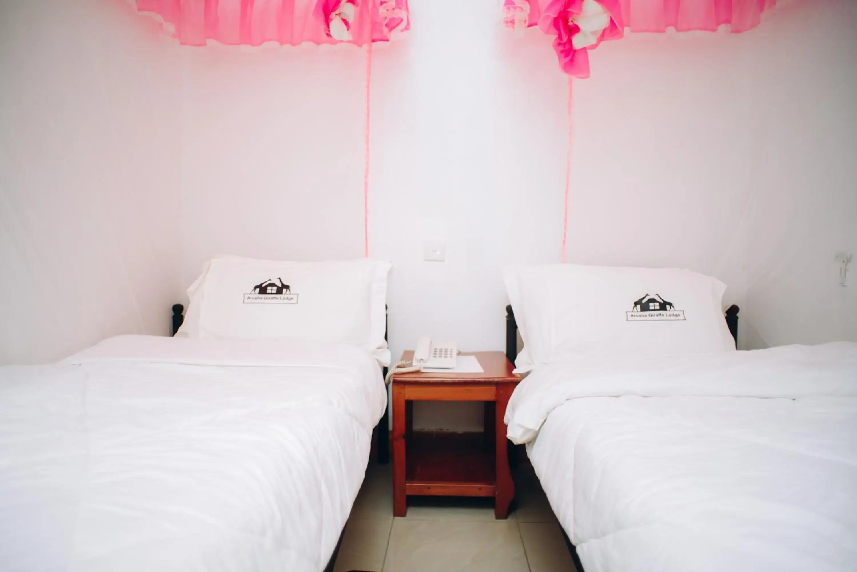 Deluxe Twin Room in Arusha Giraffe Lodge Deluxe Twin Room in Arusha Giraffe Lodge