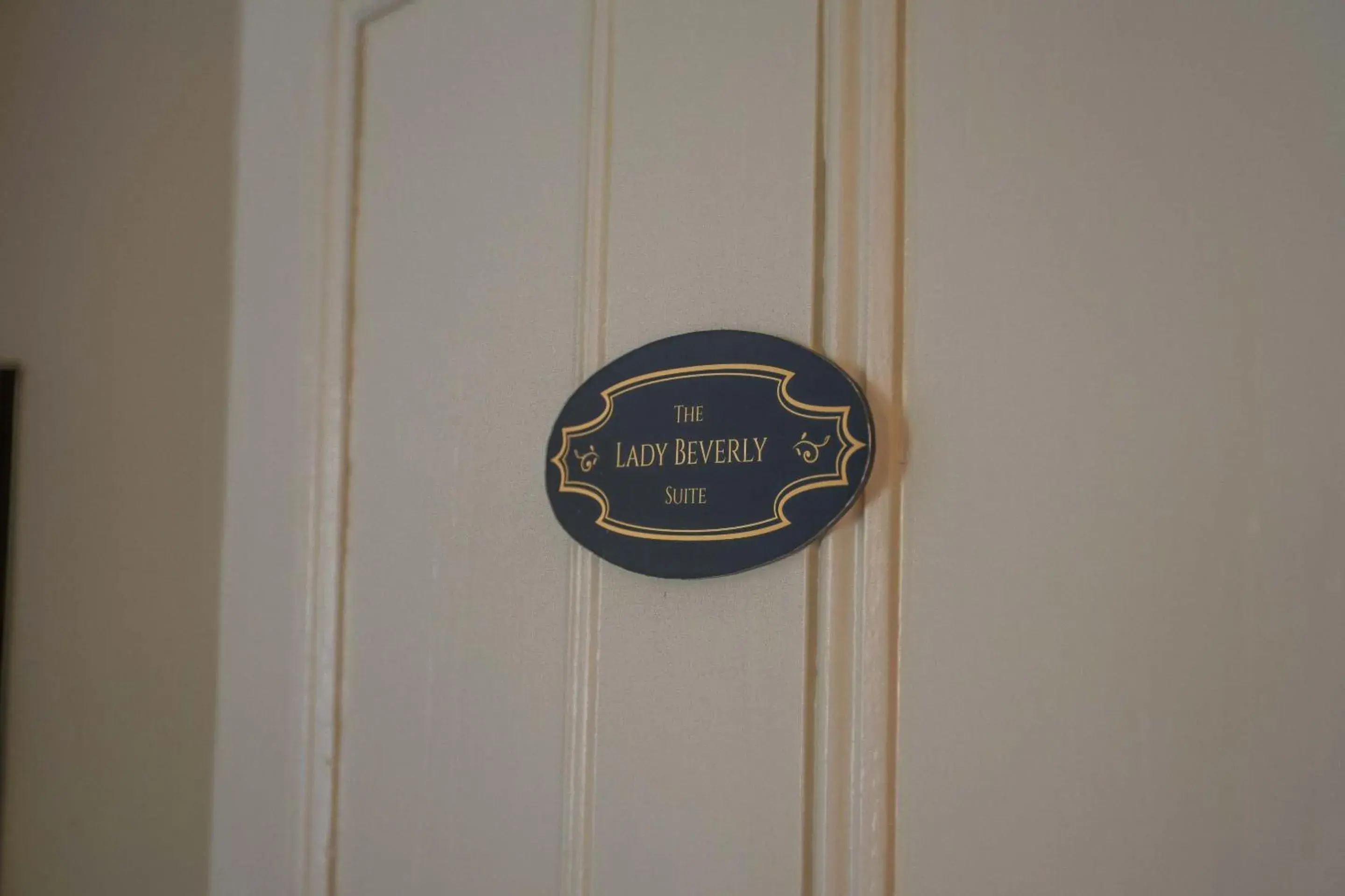 Queen Room in The Woodview Inn Queen Room in The Woodview Inn