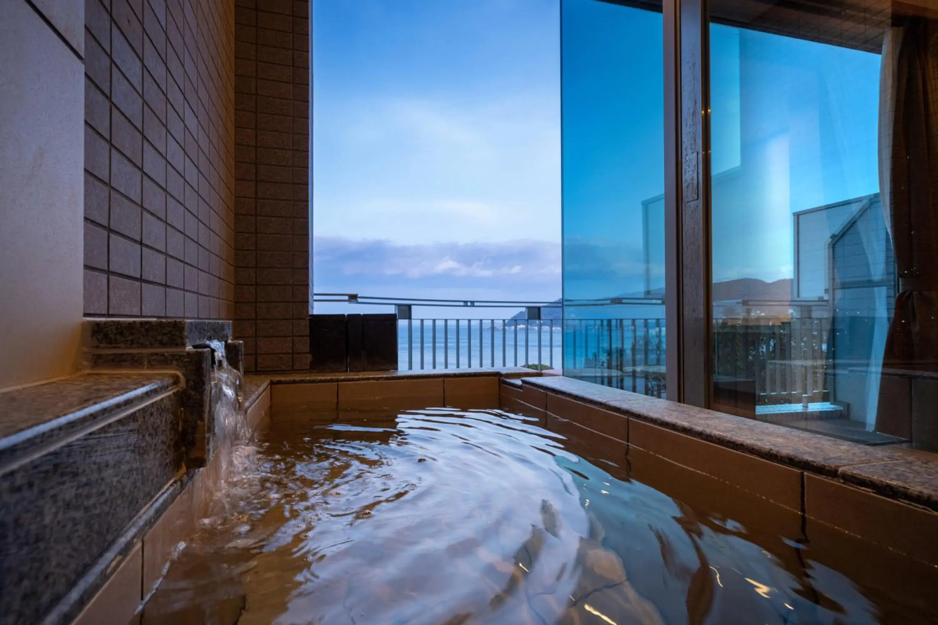 Double Room with Balcony in Auberge Fontaine Bleau Atami Double Room with Balcony in Auberge Fontaine Bleau Atami