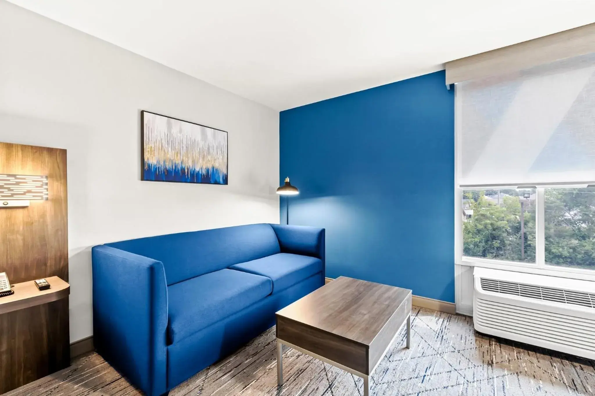 Standard King Room with Walk-In Shower in Holiday Inn Express Nashville-Hendersonville, an IHG Hotel Standard King Room with Walk-In Shower in Holiday Inn Express Nashville-Hendersonville, an IHG Hotel