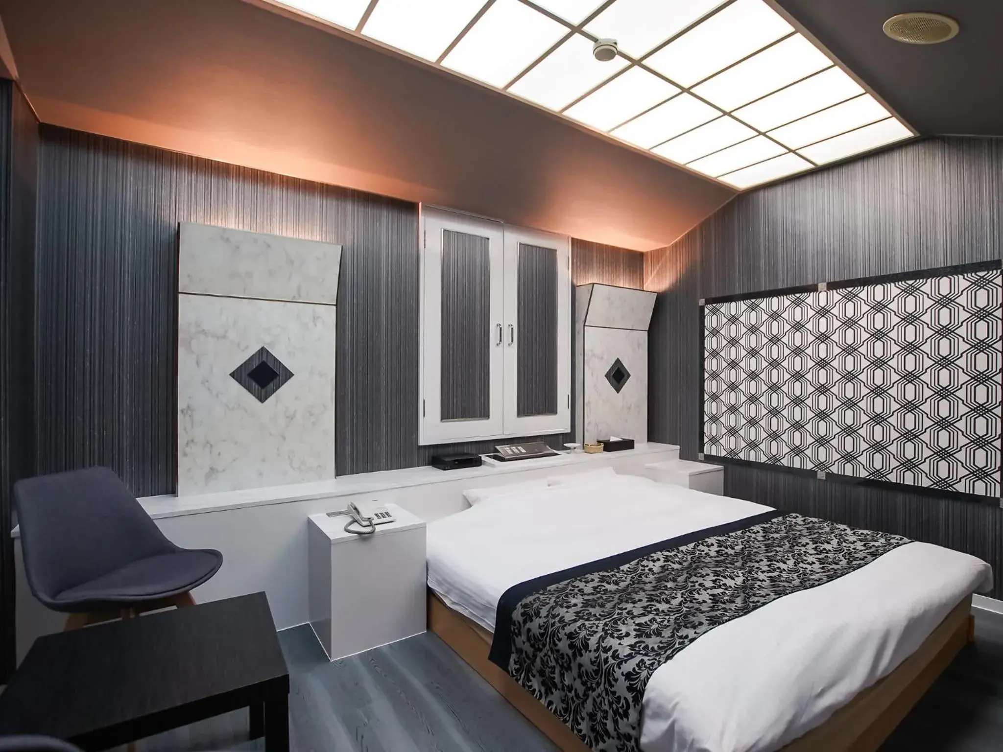 Single Room - Smoking in Fun3 -Adult Only- Single Room - Smoking in Fun3 -Adult Only-