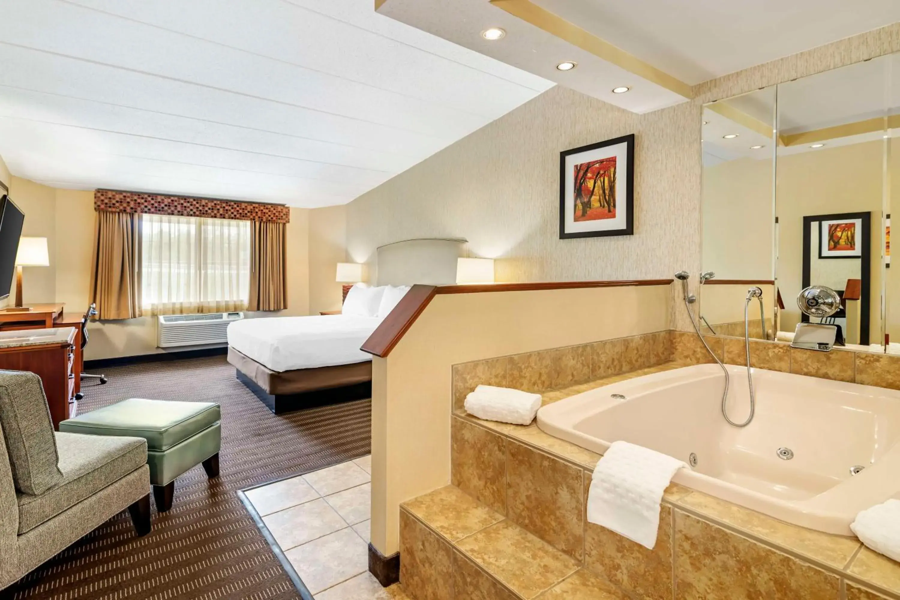 King Suite - Non-Smoking in Best Western Springfield Hotel King Suite - Non-Smoking in Best Western Springfield Hotel