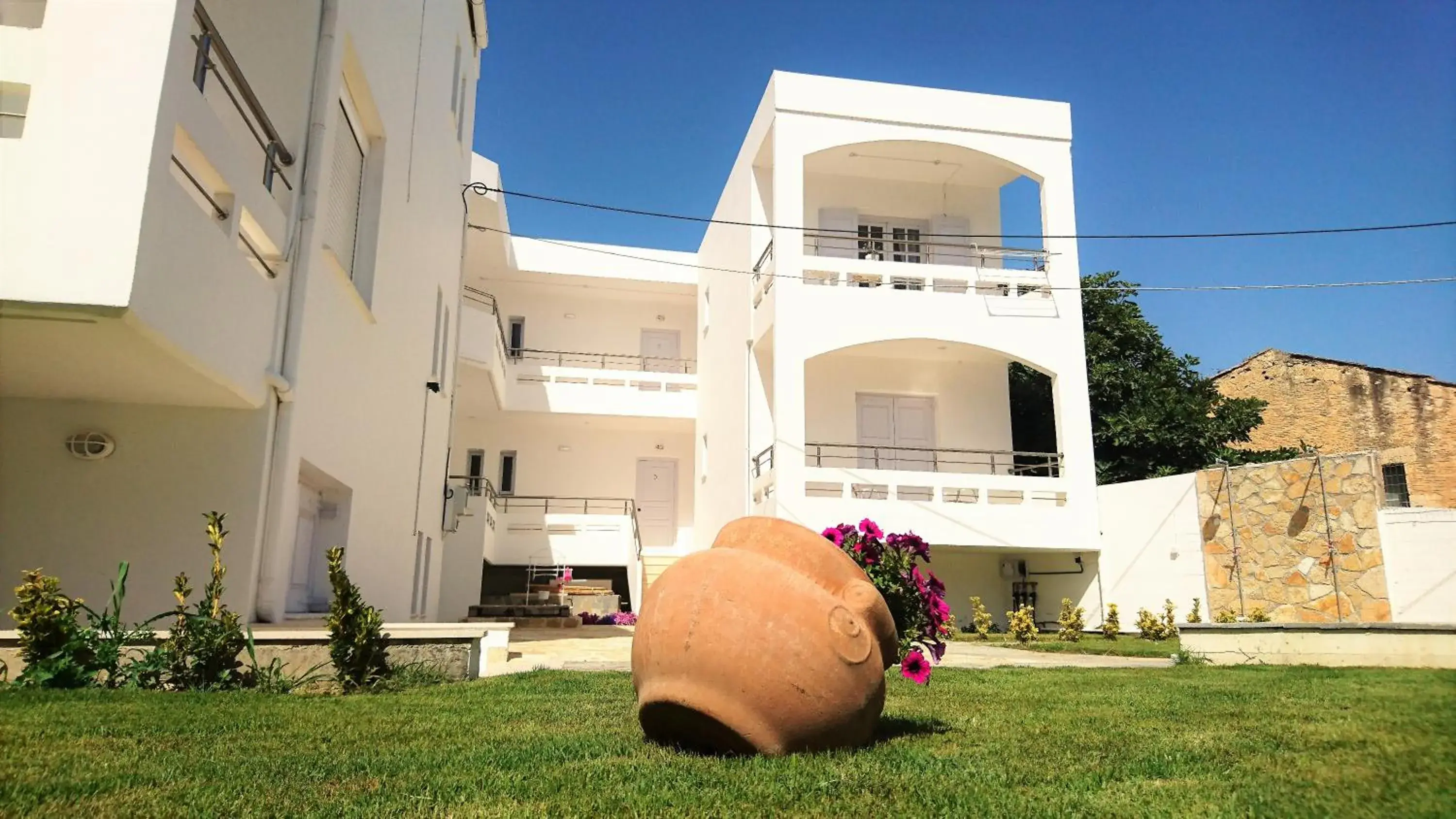 Crown Apartments Crown Apartments