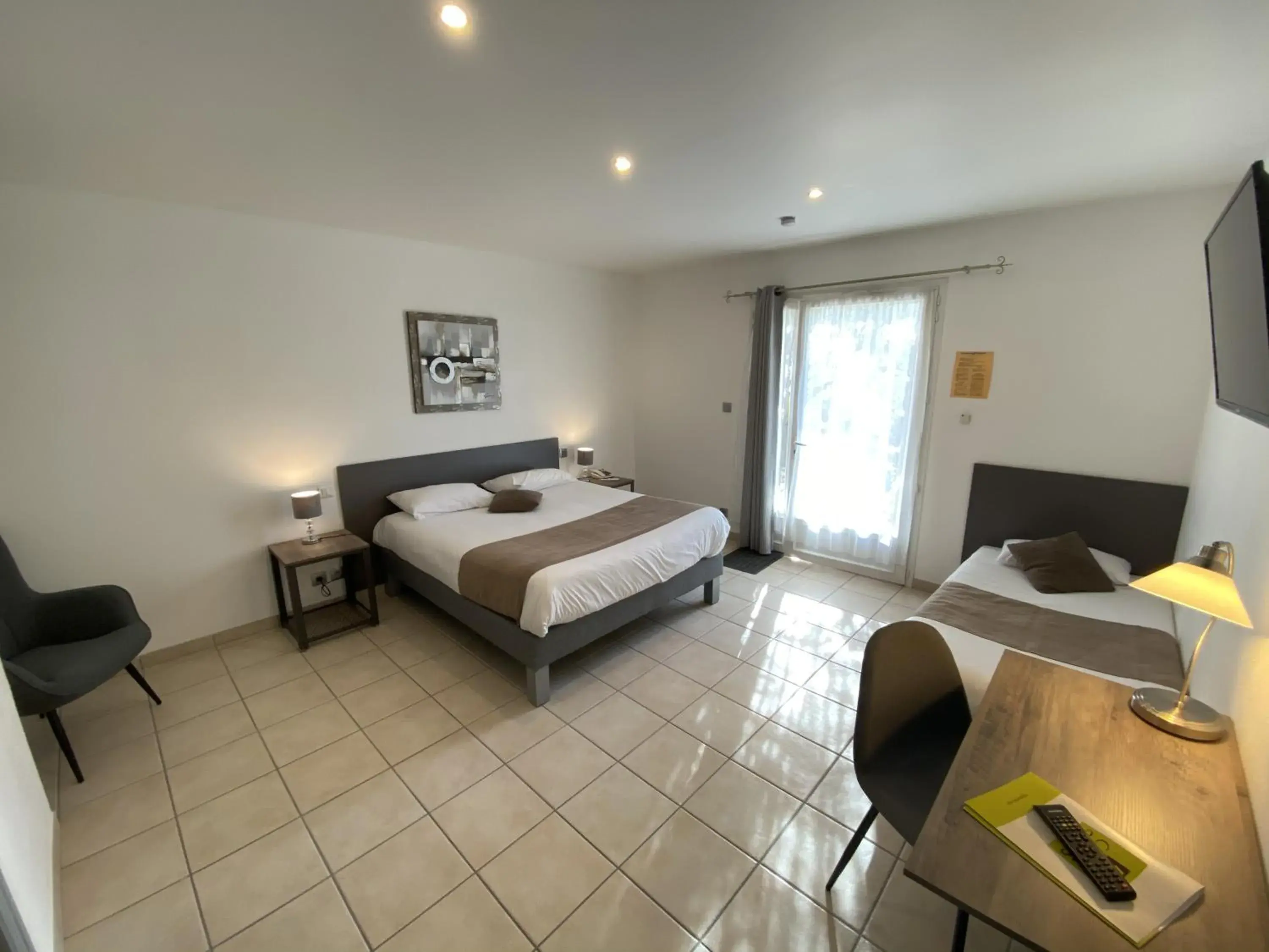 Double Room - Disability Access in Logis Hôtel L'Oliveraie Double Room - Disability Access in Logis Hôtel L'Oliveraie