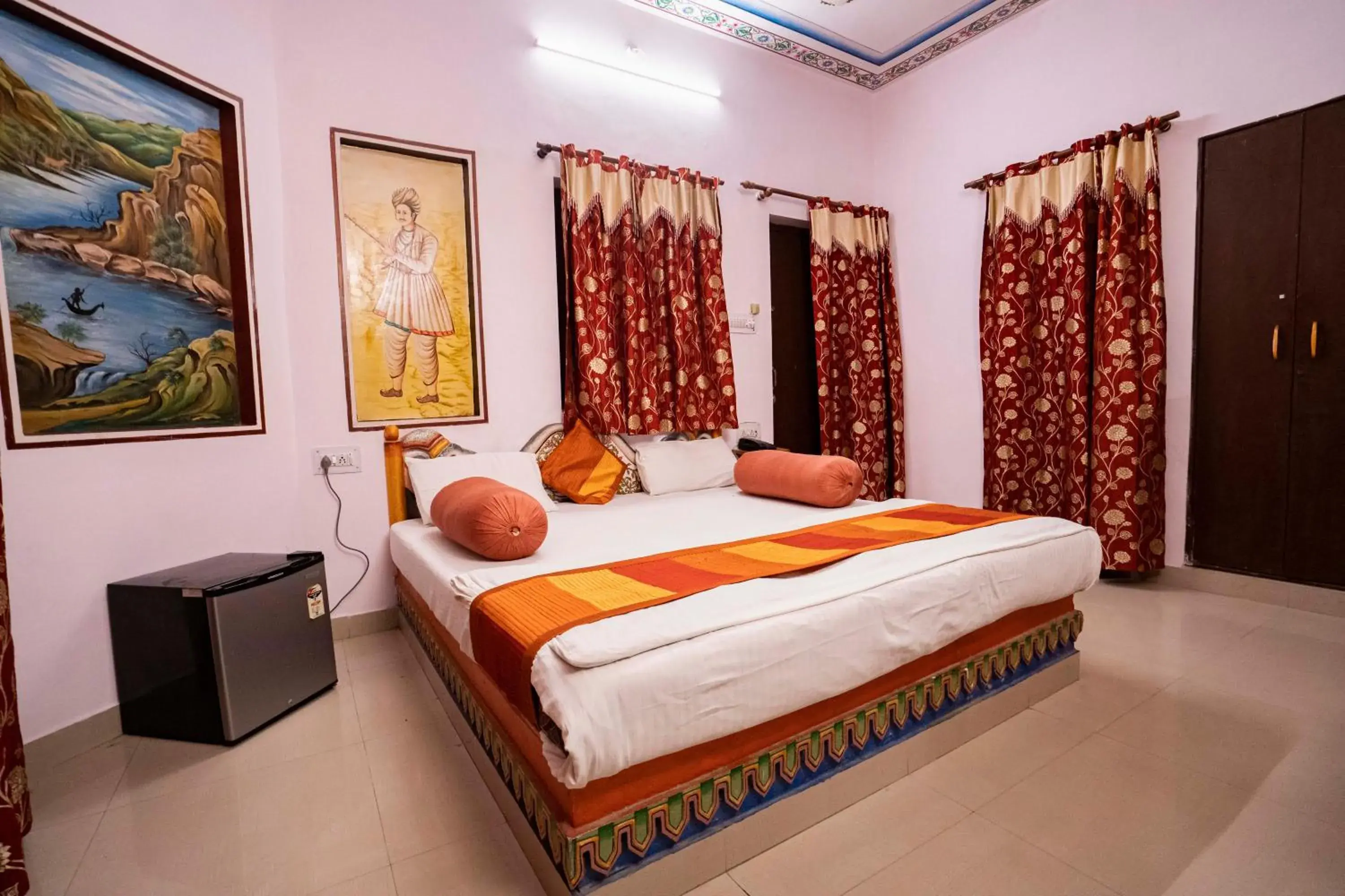 King Room in Swad Ri Dhani, Ajmer King Room in Swad Ri Dhani, Ajmer