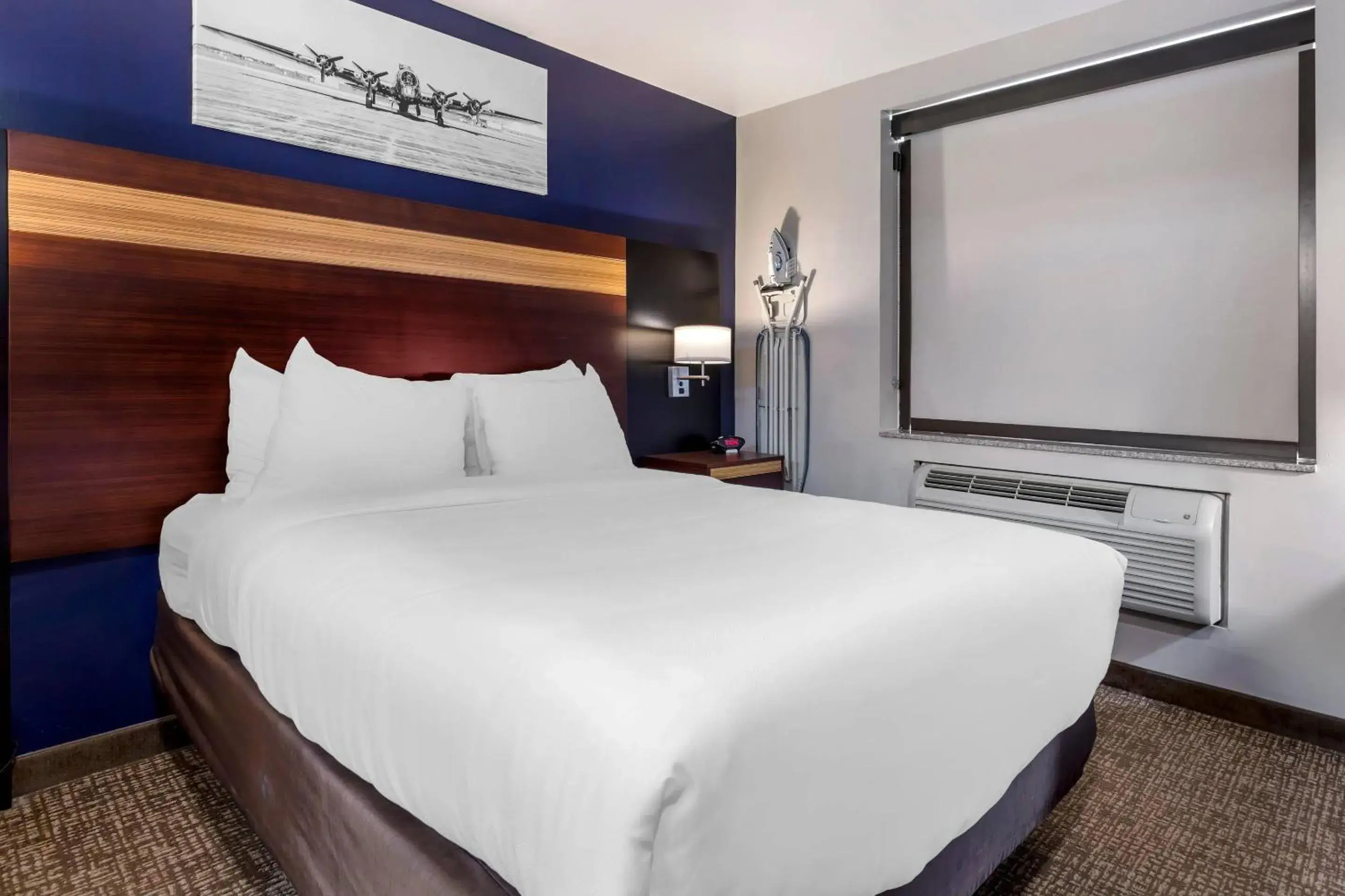 1 Queen Bed in Avion Inn Near LGA Airport, an Ascend Collection Hotel 1 Queen Bed in Avion Inn Near LGA Airport, an Ascend Collection Hotel