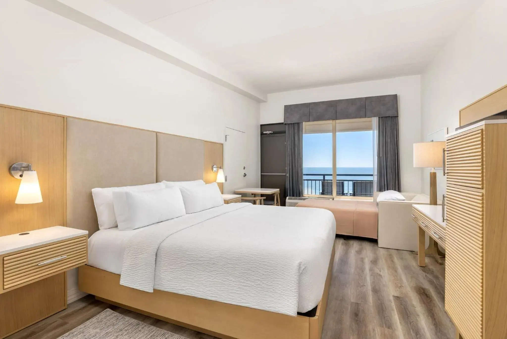 Premium King Room with Balcony and Oceanfront - High Floor in Holiday Inn Resort Galveston - On The Beach by IHG Premium King Room with Balcony and Oceanfront - High Floor in Holiday Inn Resort Galveston - On The Beach by IHG