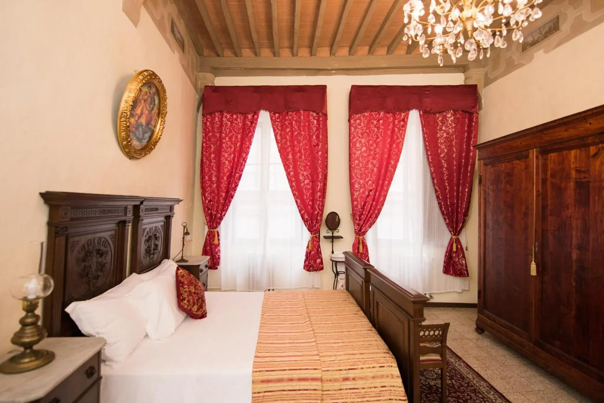 Luxury Triple Room in All'ombra della Torre only Rooms Luxury Triple Room in All'ombra della Torre only Rooms