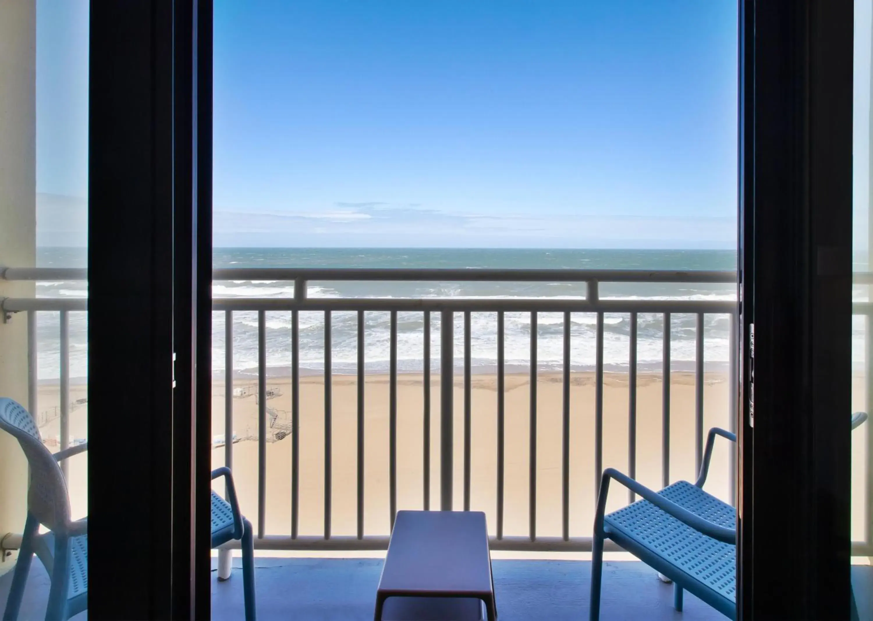 Standard Room in Holiday Inn Express & Suites VA Beach Oceanfront by IHG Standard Room in Holiday Inn Express & Suites VA Beach Oceanfront by IHG