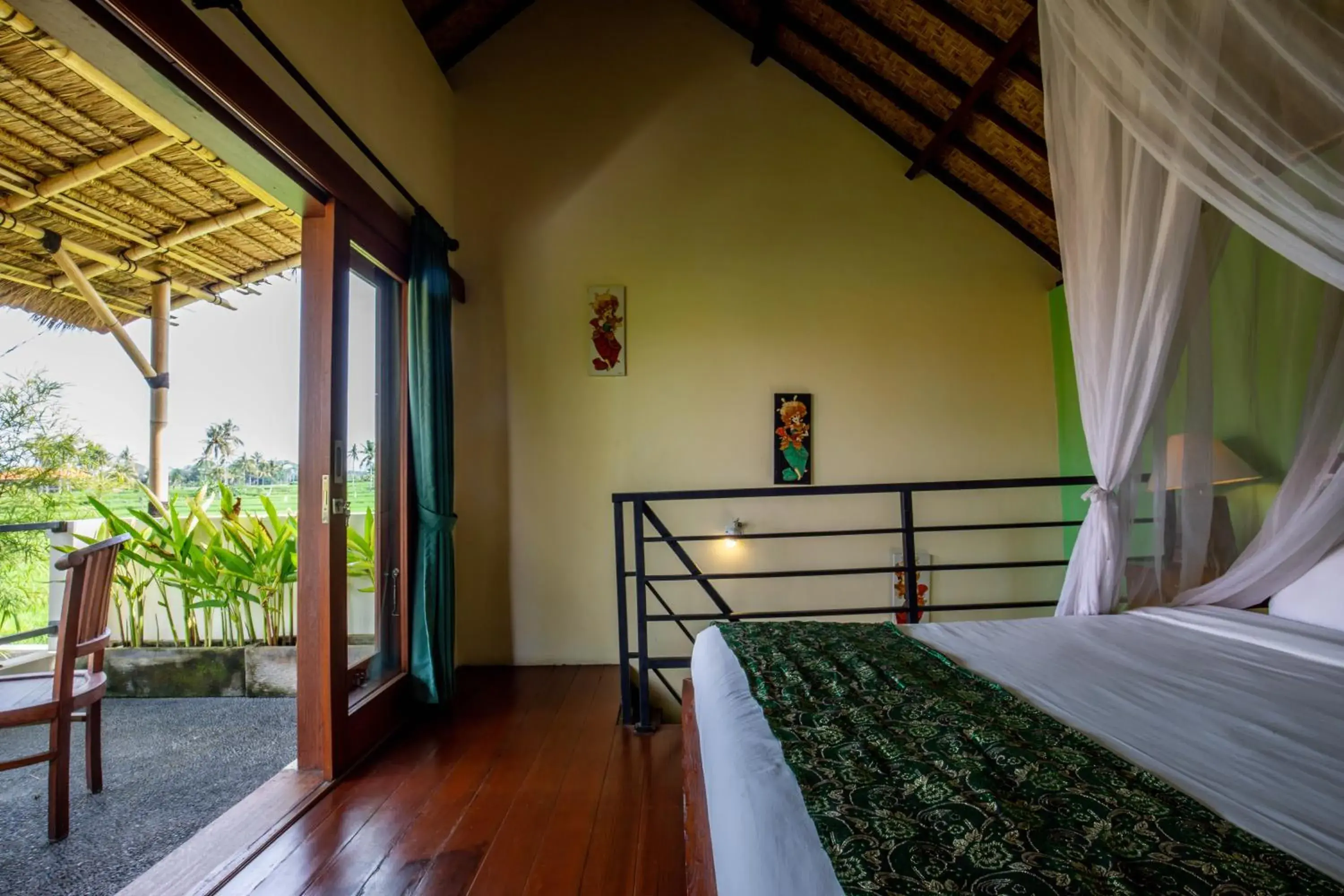 Deluxe Bungalow with Bathtub and Pool View in Sisin Ubud View Deluxe Bungalow with Bathtub and Pool View in Sisin Ubud View