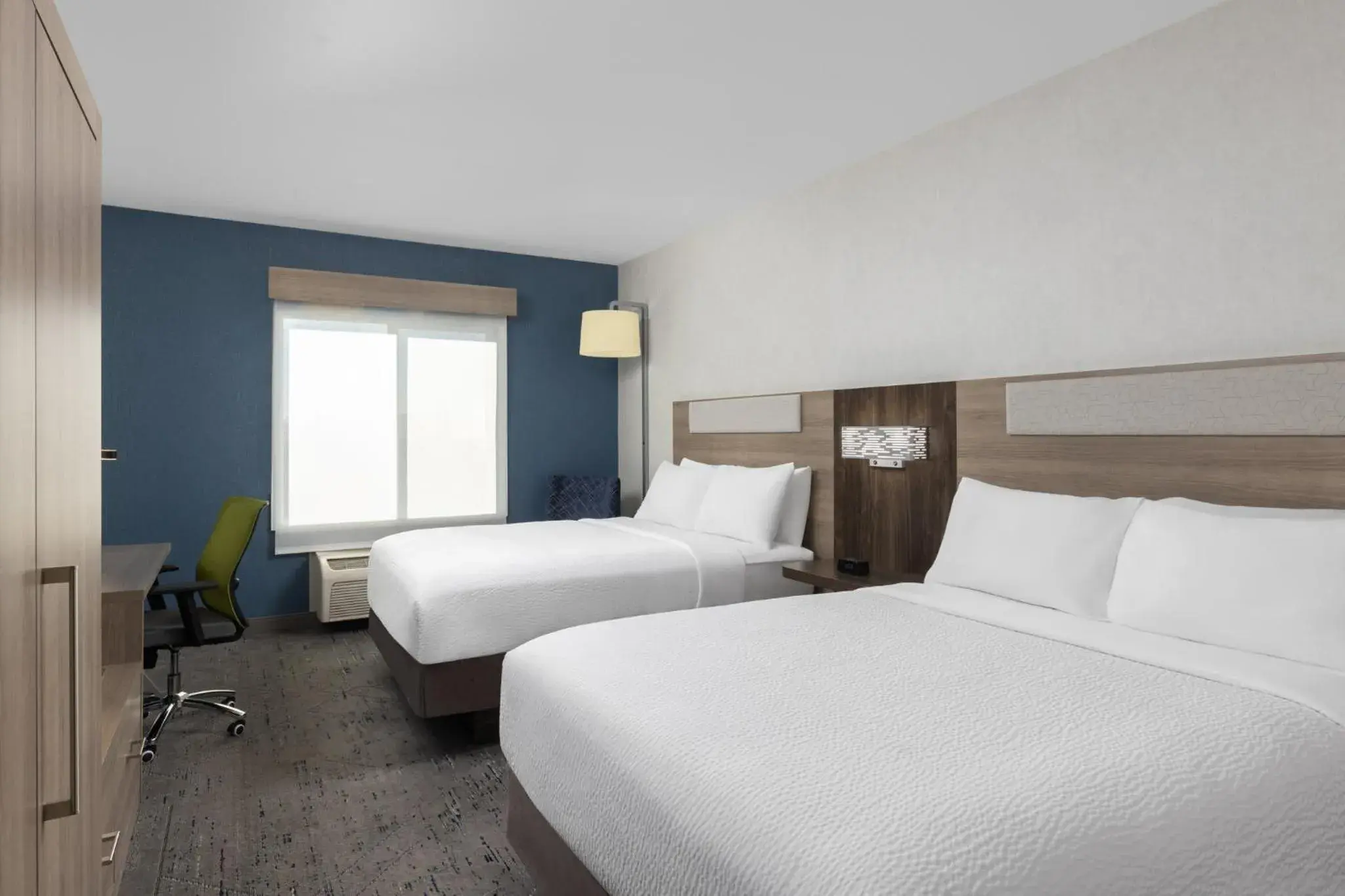 Standard Queen Room with Two Queen Beds in Holiday Inn Express & Suites Sacramento NE Cal Expo by IHG Standard Queen Room with Two Queen Beds in Holiday Inn Express & Suites Sacramento NE Cal Expo by IHG