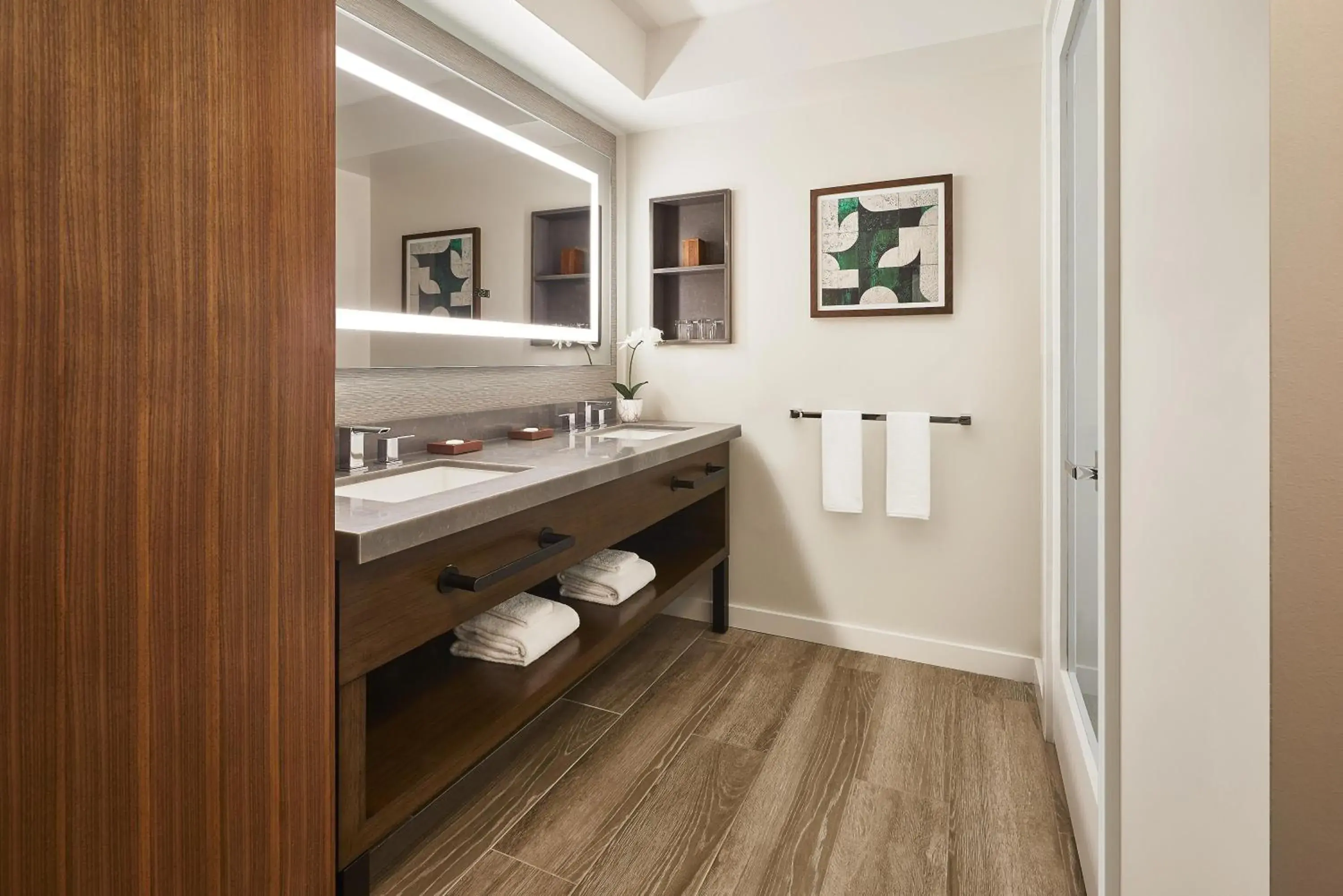 King Room with Mountain View in Hyatt Regency Maui Resort & Spa King Room with Mountain View in Hyatt Regency Maui Resort & Spa