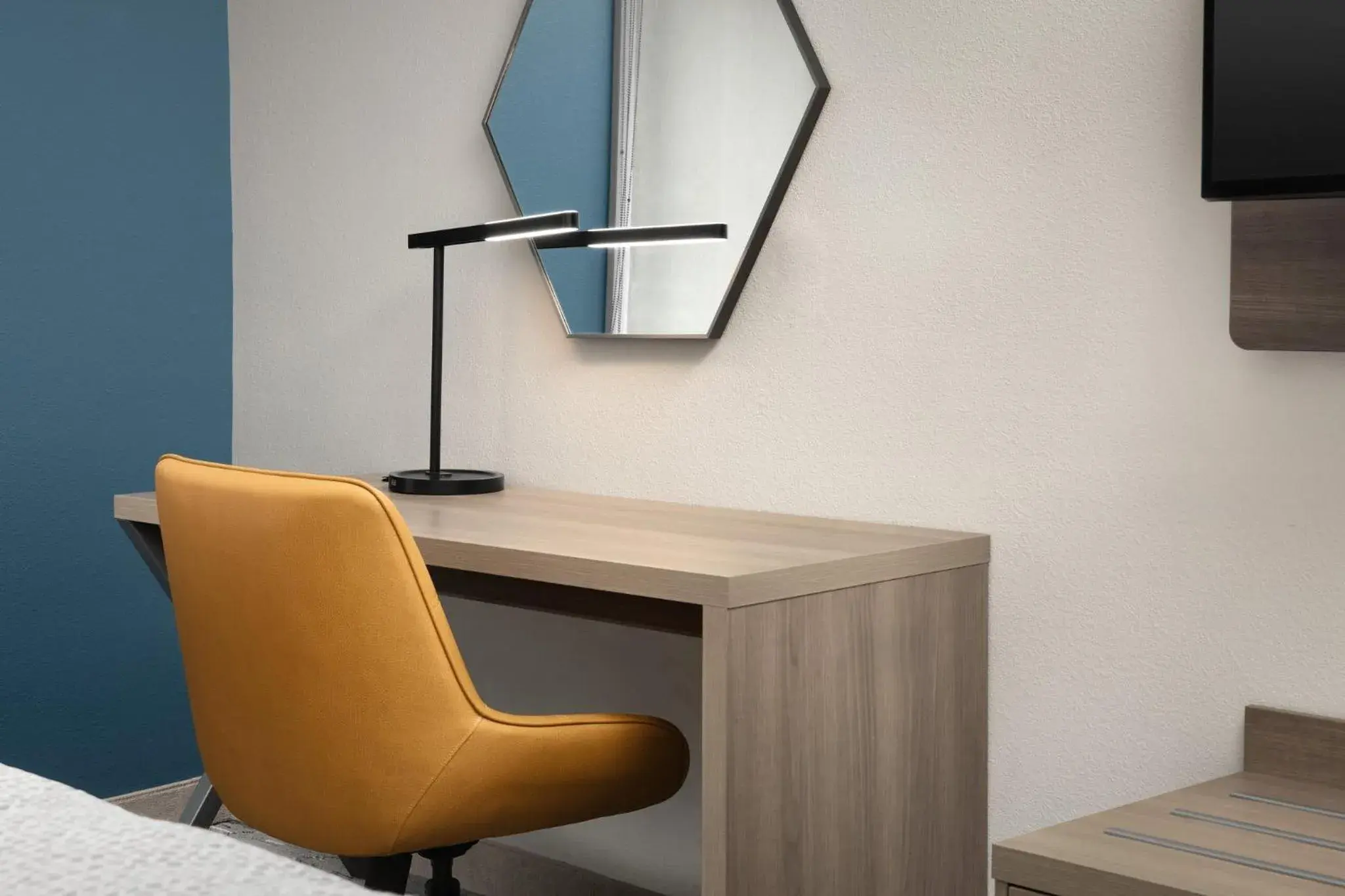 Standard Room in Holiday Inn Express & Suites by IHG Chambersburg by IHG Standard Room in Holiday Inn Express & Suites by IHG Chambersburg by IHG