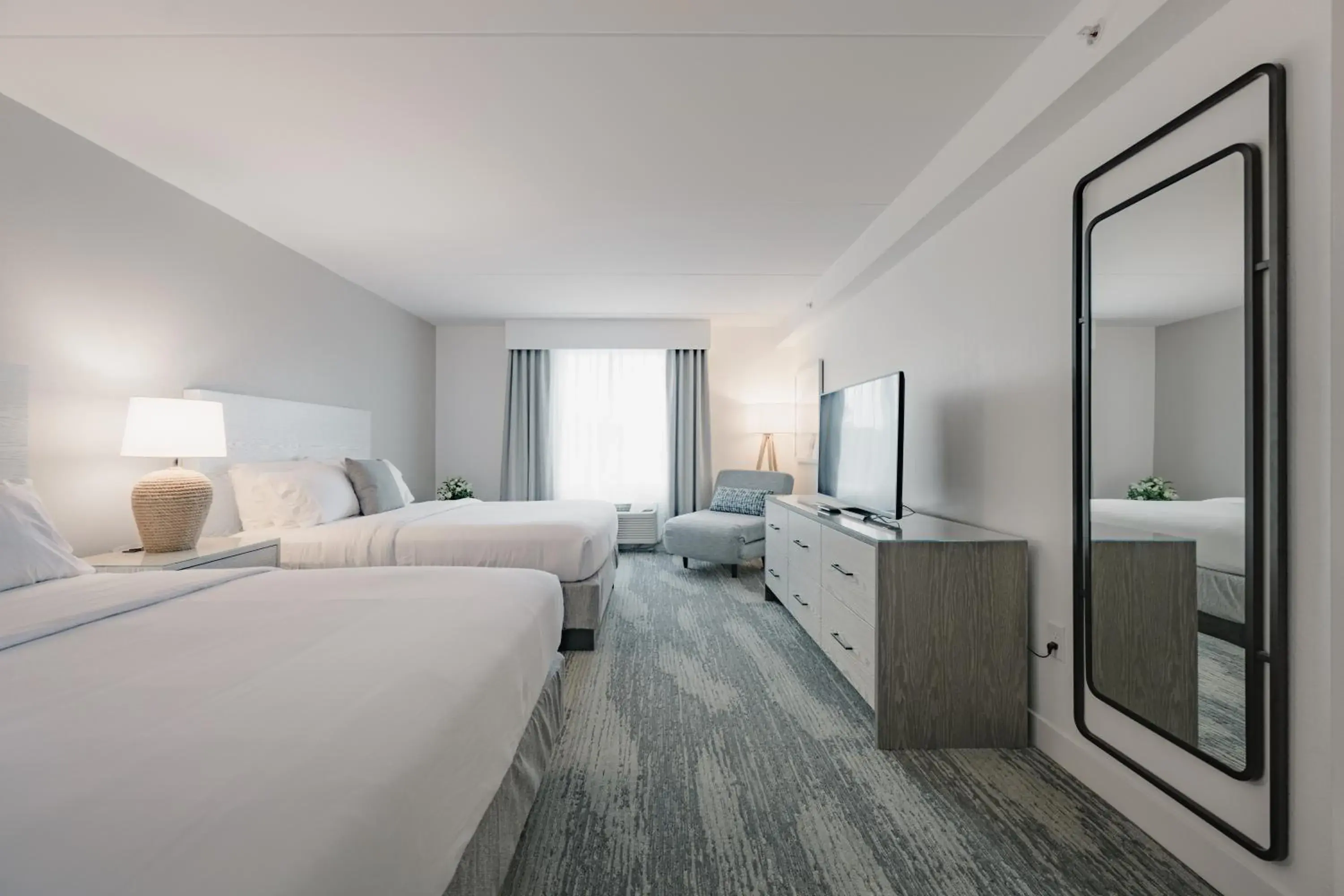 Queen Room with Two Queen Beds with Bath Tub - Disability Access/Non Smoking in Hotel Bethany Beach Queen Room with Two Queen Beds with Bath Tub - Disability Access/Non Smoking in Hotel Bethany Beach