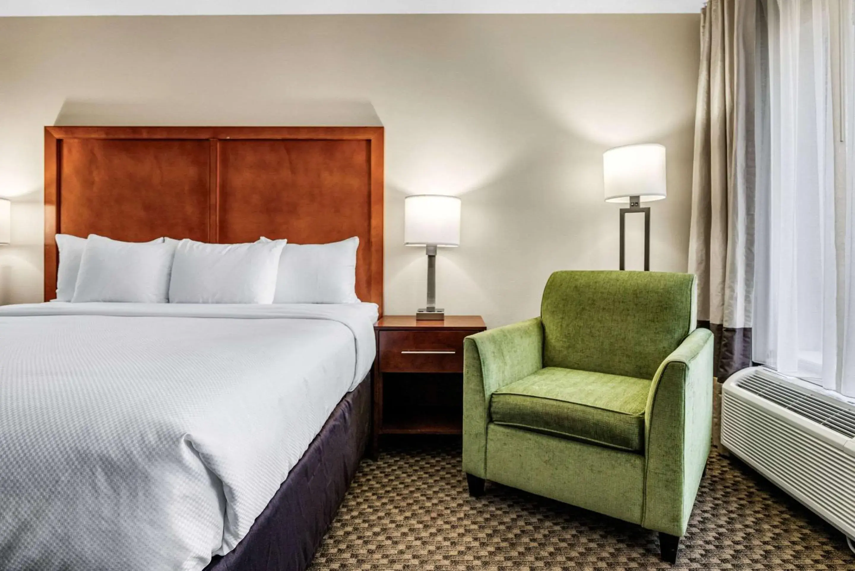 Superior King Room - Non-Smoking in Comfort Inn & Suites Logan Near University Superior King Room - Non-Smoking in Comfort Inn & Suites Logan Near University