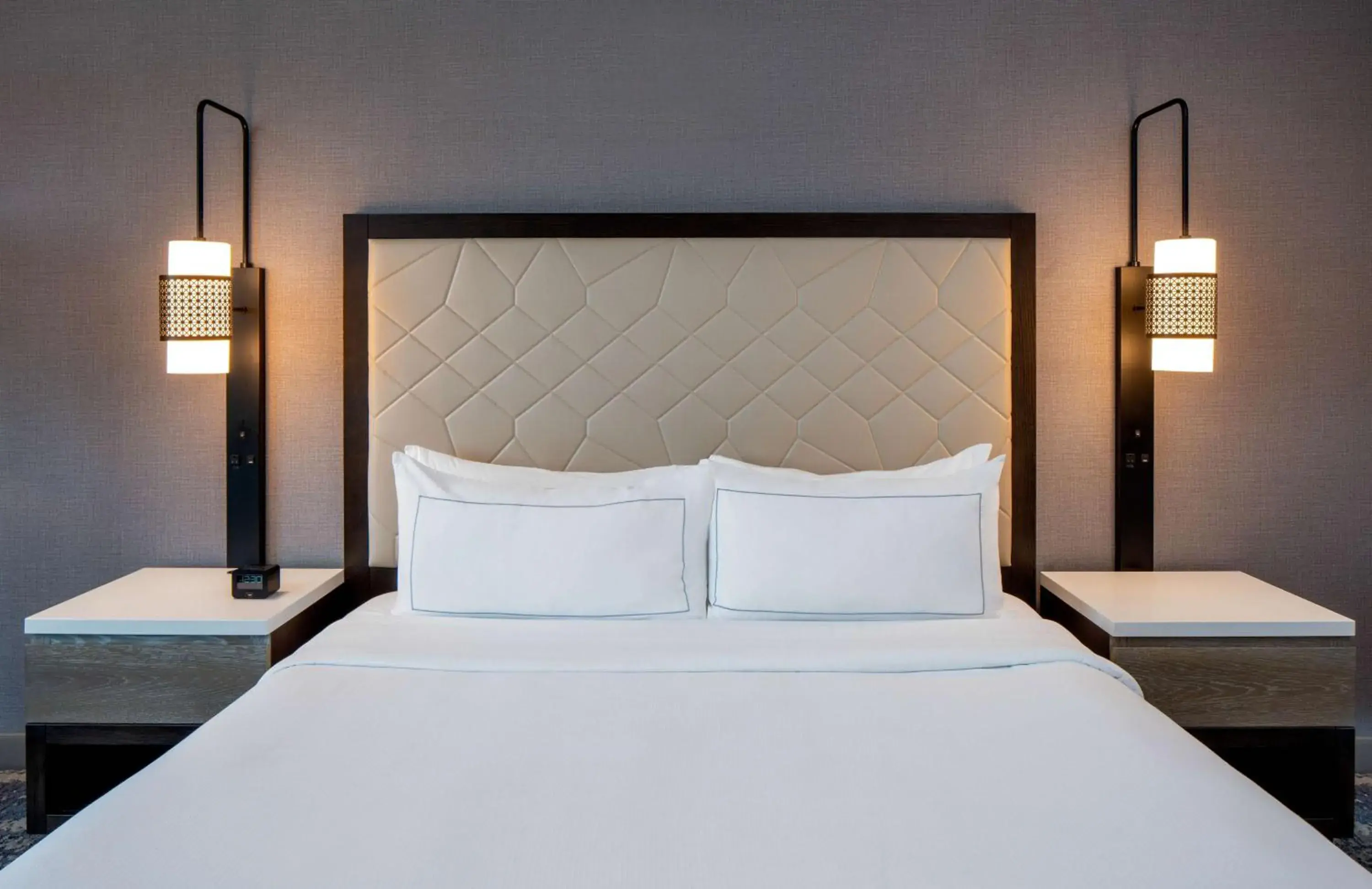 King Room - Mobility and Hearing Access in Hilton Shreveport King Room - Mobility and Hearing Access in Hilton Shreveport