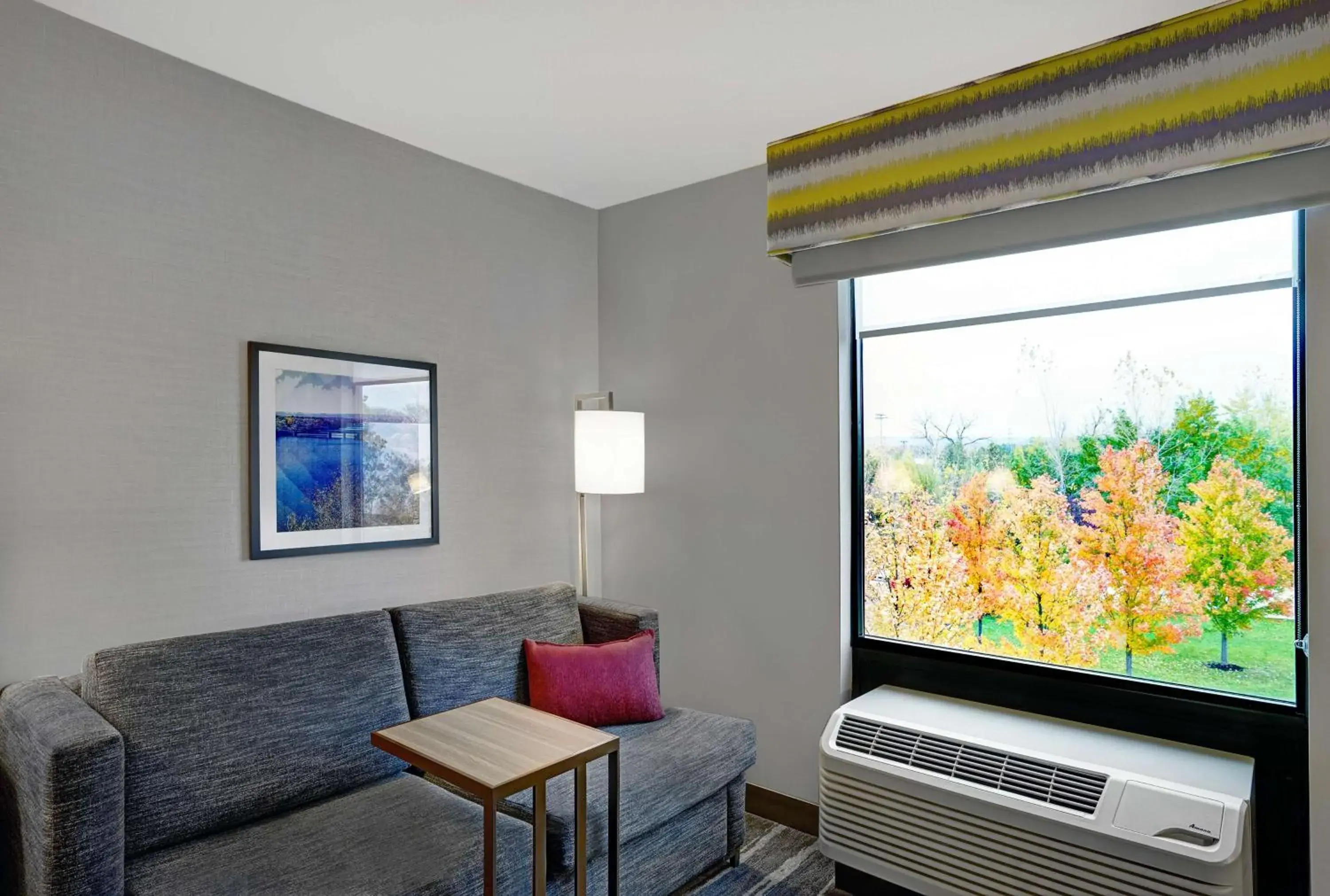 King Room with King Bed - Non-Smoking in Hampton Inn Utica King Room with King Bed - Non-Smoking in Hampton Inn Utica