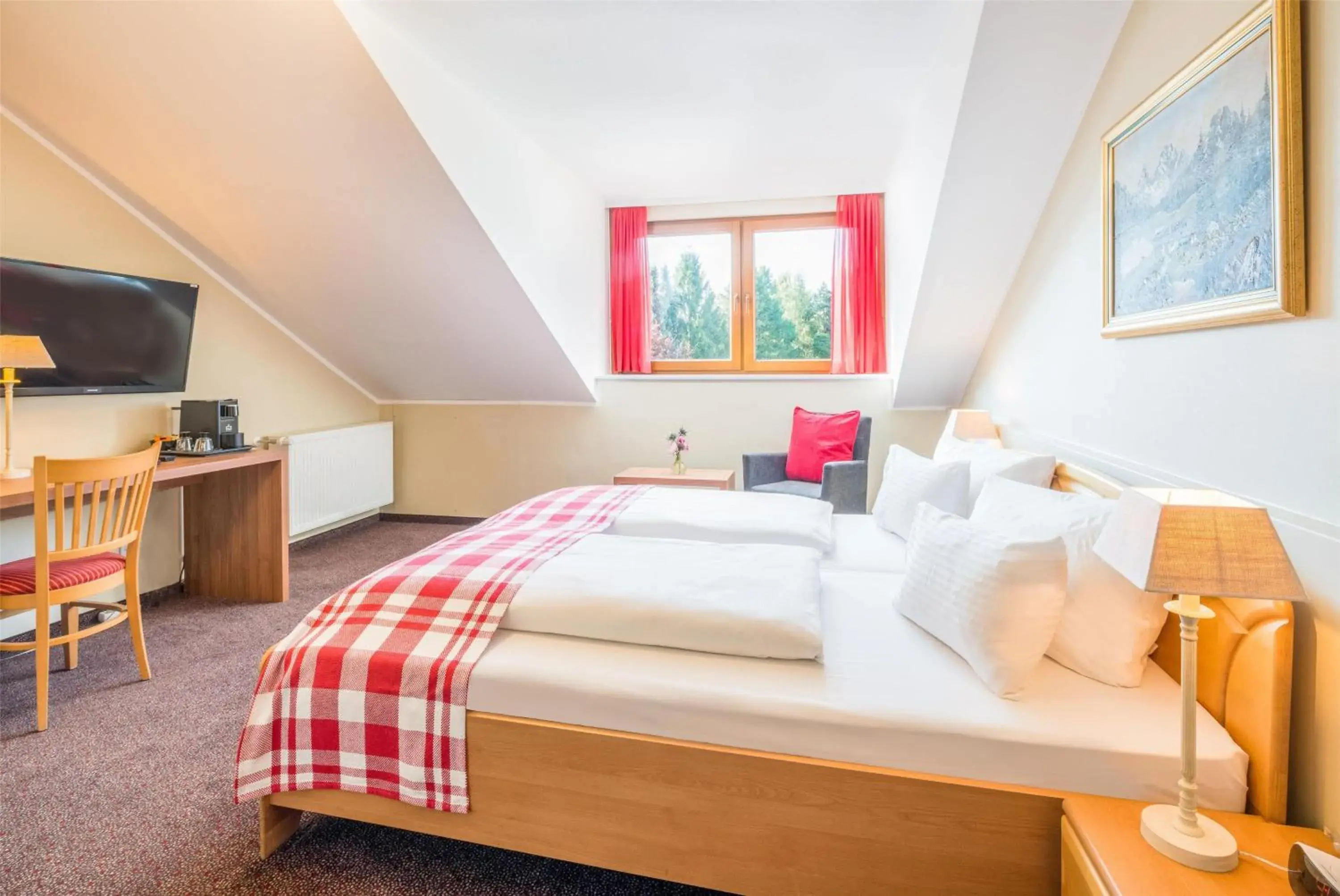 Comfort Double Room with Garden View in Best Western Hotel Brunnenhof Comfort Double Room with Garden View in Best Western Hotel Brunnenhof