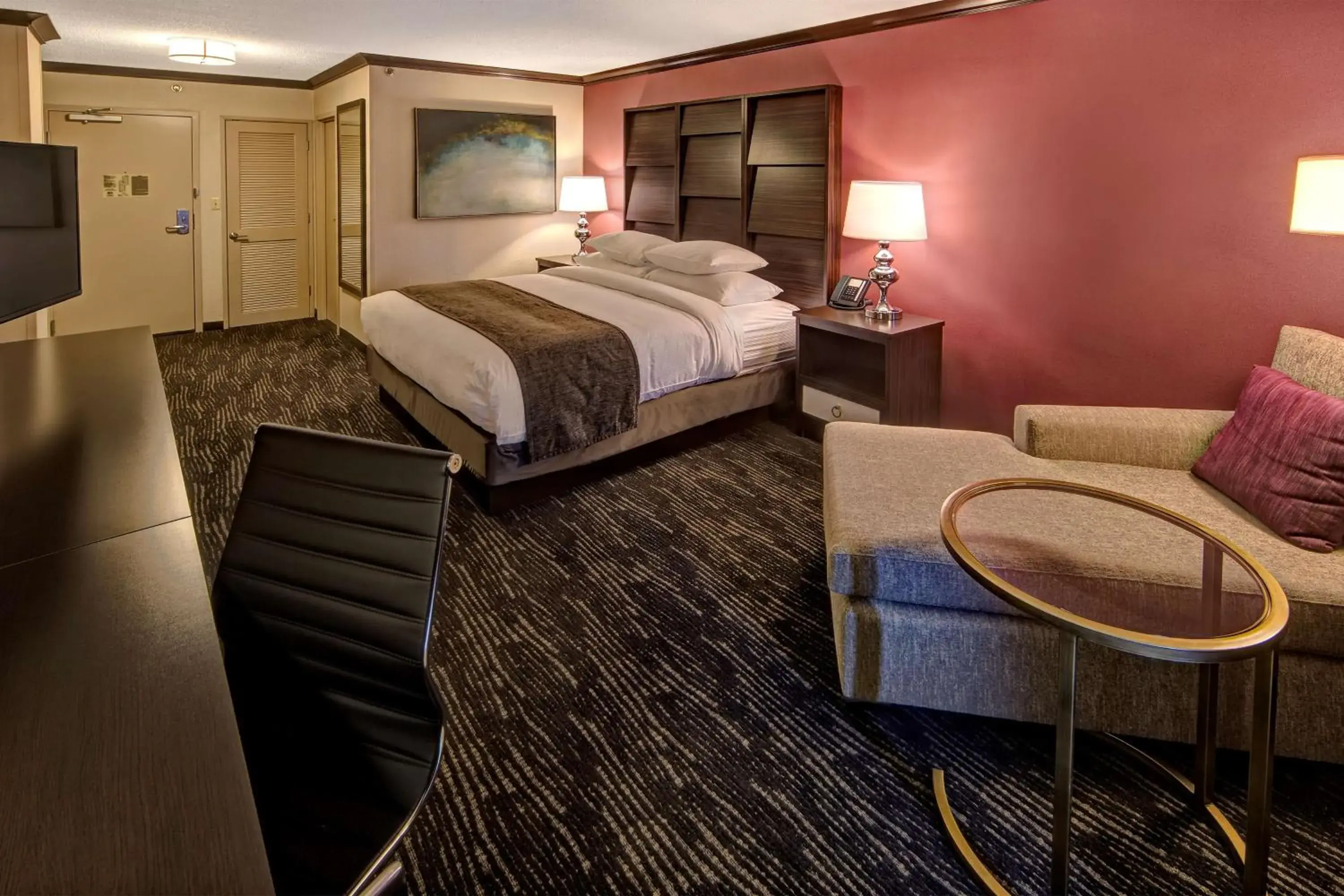 King Room - Hearing Accessible in DoubleTree by Hilton Decatur Riverfront King Room - Hearing Accessible in DoubleTree by Hilton Decatur Riverfront