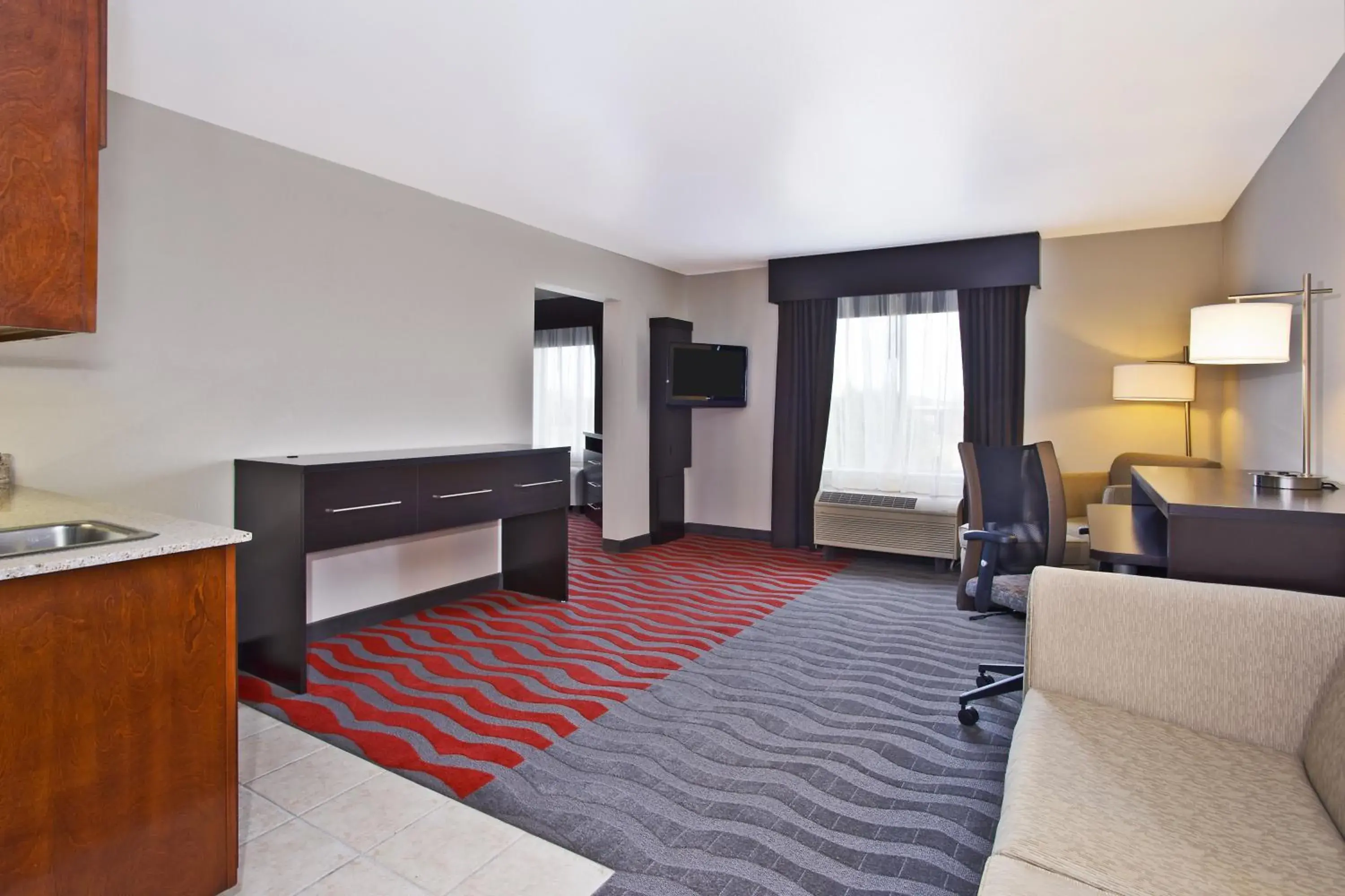Queen Room - Mobility Access/Hearing Accessible in Holiday Inn Express Hotel & Suites Columbus Southeast Groveport by IHG Queen Room - Mobility Access/Hearing Accessible in Holiday Inn Express Hotel & Suites Columbus Southeast Groveport by IHG