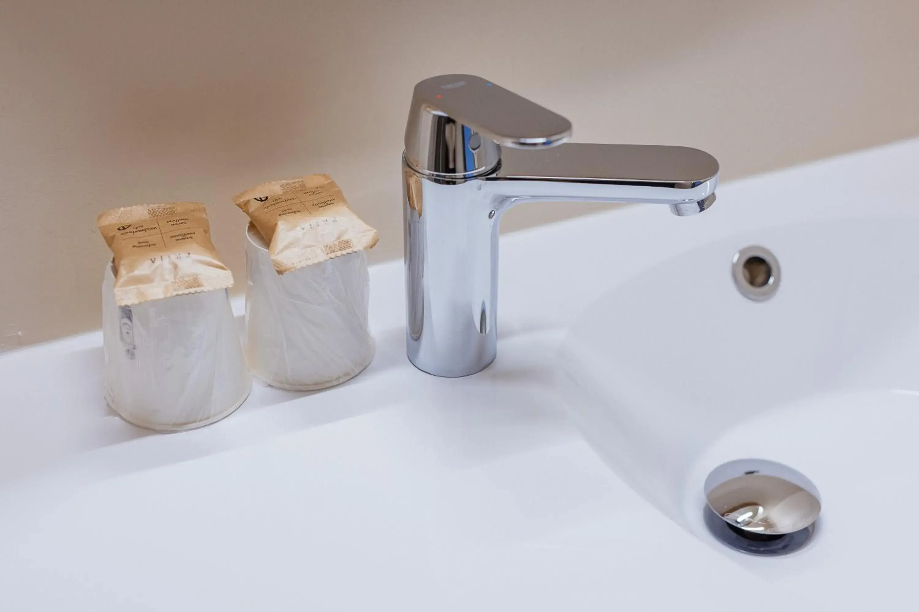 Twin Room in Hotel Classe Troyes - La Chapelle Saint Luc Twin Room in Hotel Classe Troyes - La Chapelle Saint Luc