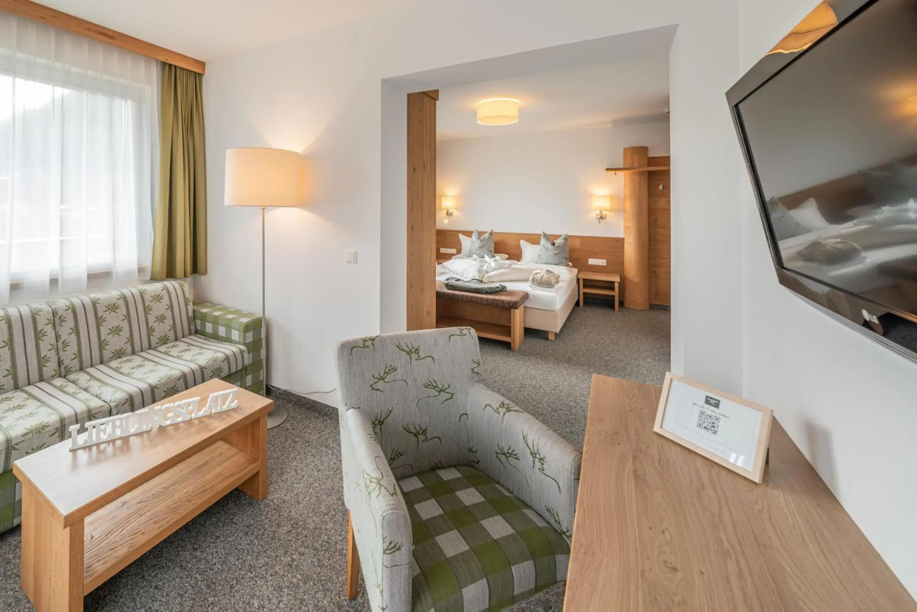 Superior Double Room in Hotel Falknerhof Superior Double Room in Hotel Falknerhof