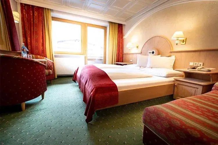 Superior Double Room - single occupancy - Glacier View in Hotel Neuhintertux 4 Sterne superior Superior Double Room - single occupancy - Glacier View in Hotel Neuhintertux 4 Sterne superior