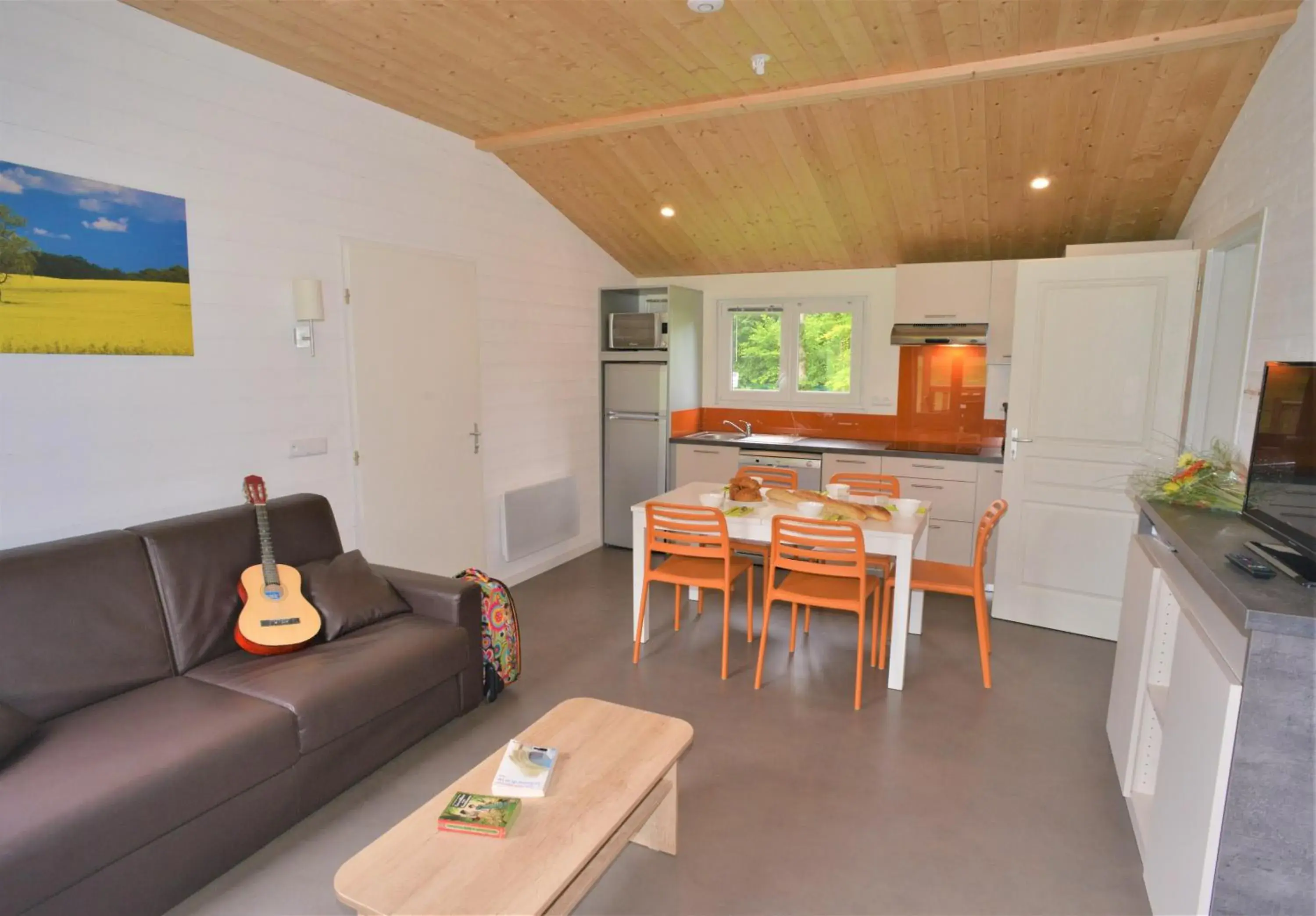 Two-Bedroom Chalet in Camping Le Val de Landrouet Two-Bedroom Chalet in Camping Le Val de Landrouet