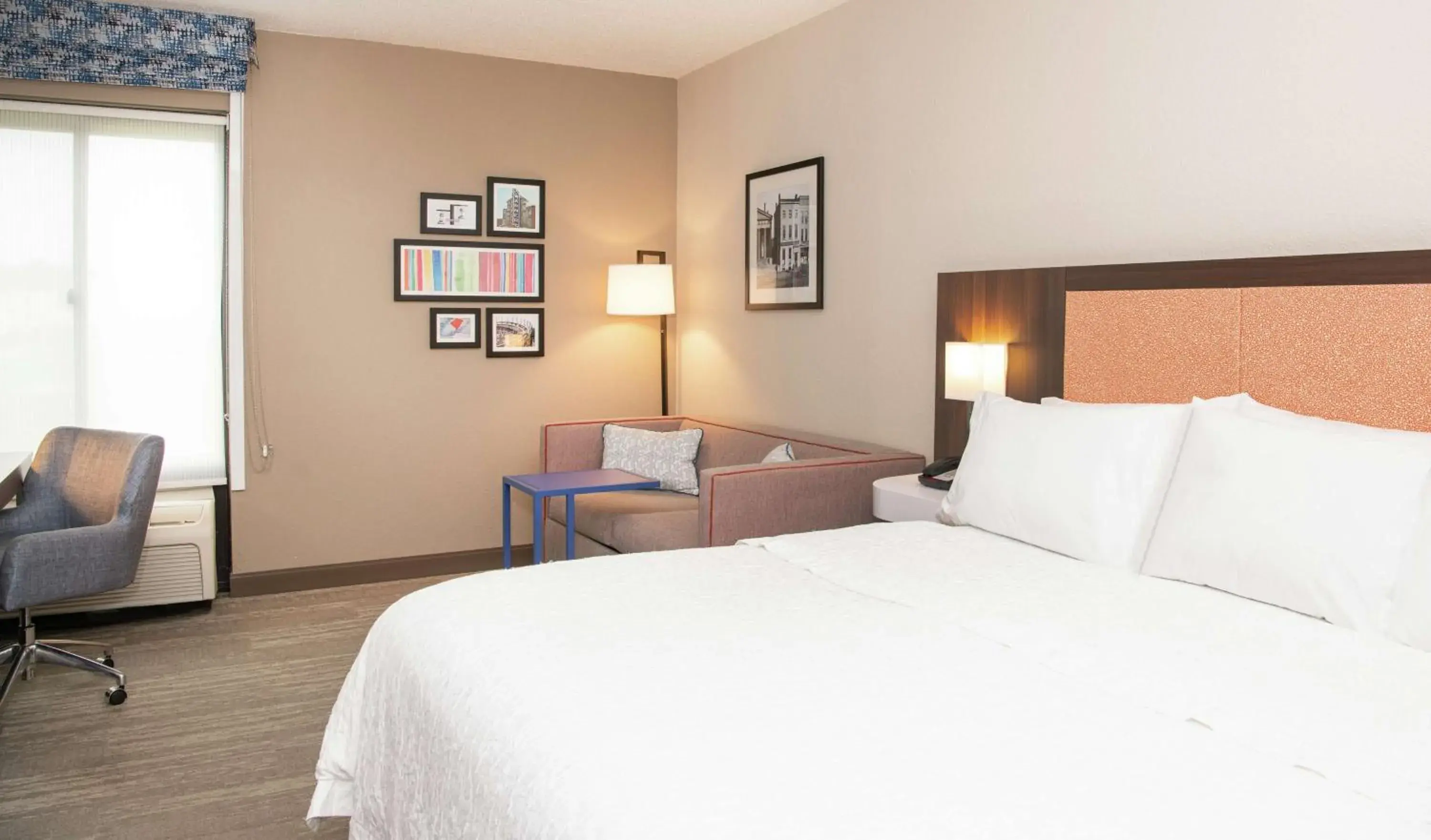 King Study with Sofa Bed - Non-Smoking in Hampton Inn Erie-South King Study with Sofa Bed - Non-Smoking in Hampton Inn Erie-South