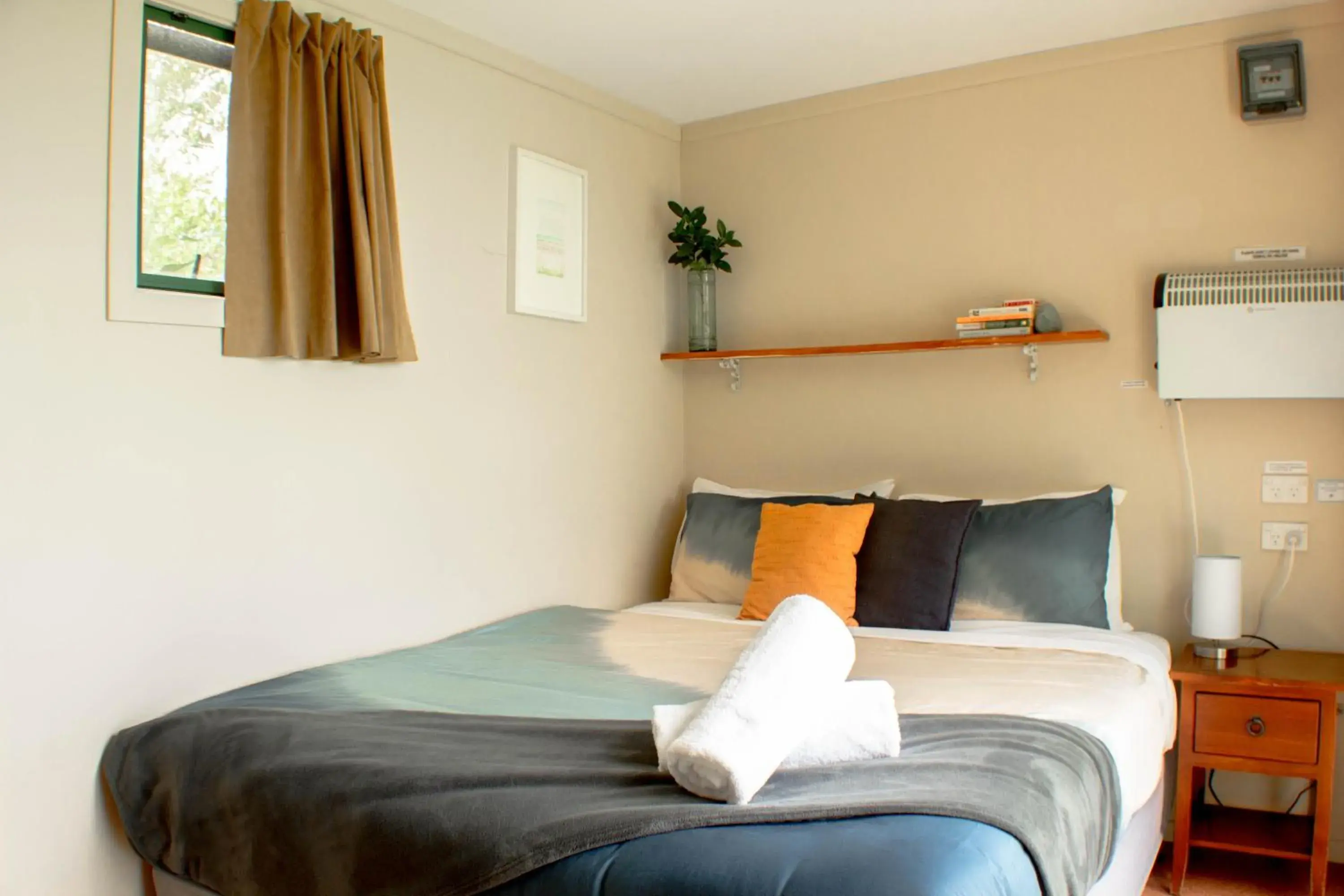 Standard Queen Room in The Barn Cabins & Camp Standard Queen Room in The Barn Cabins & Camp