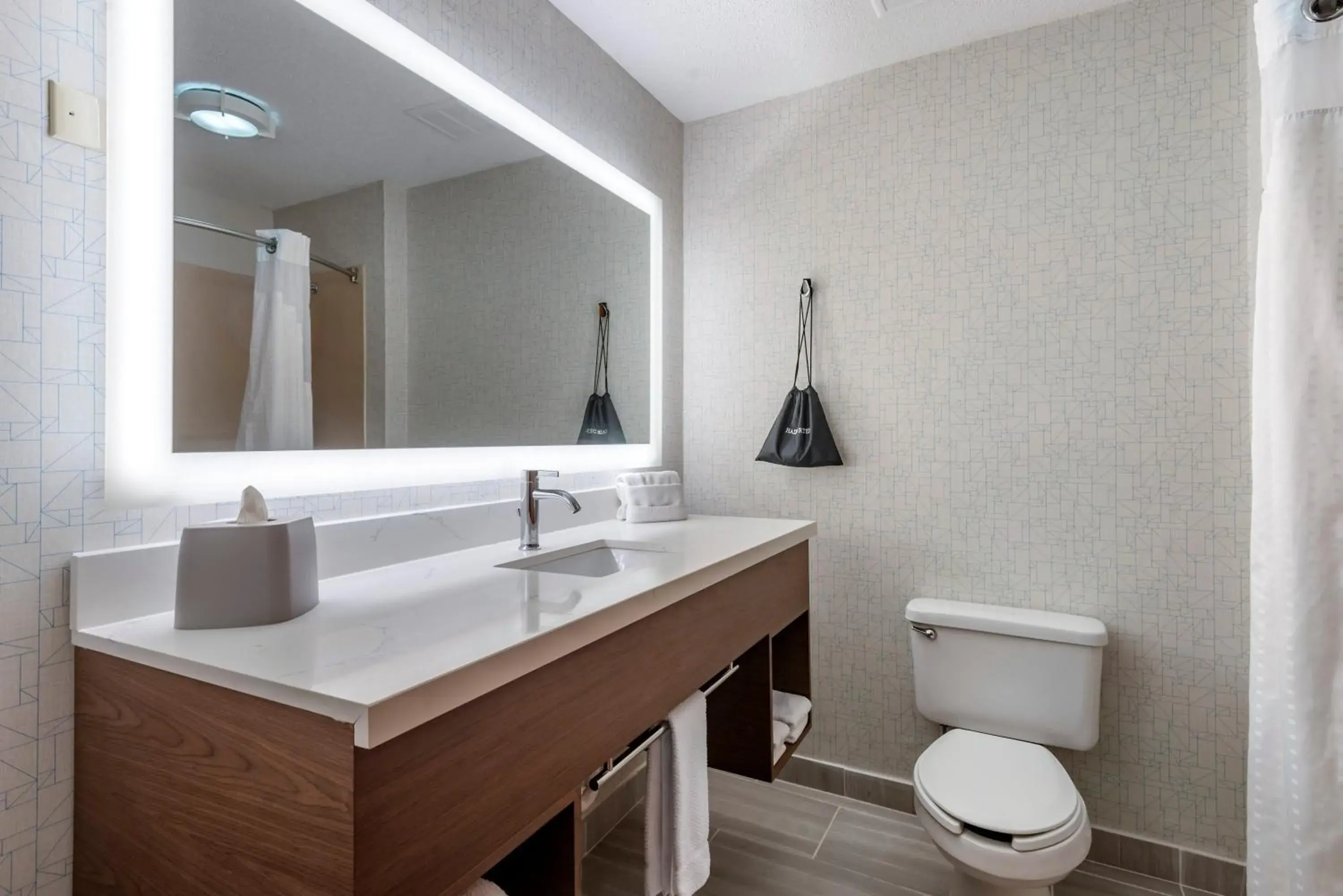 Standard Queen Room with Sofa Bed in Holiday Inn Express Charlotte West - Gastonia by IHG Standard Queen Room with Sofa Bed in Holiday Inn Express Charlotte West - Gastonia by IHG