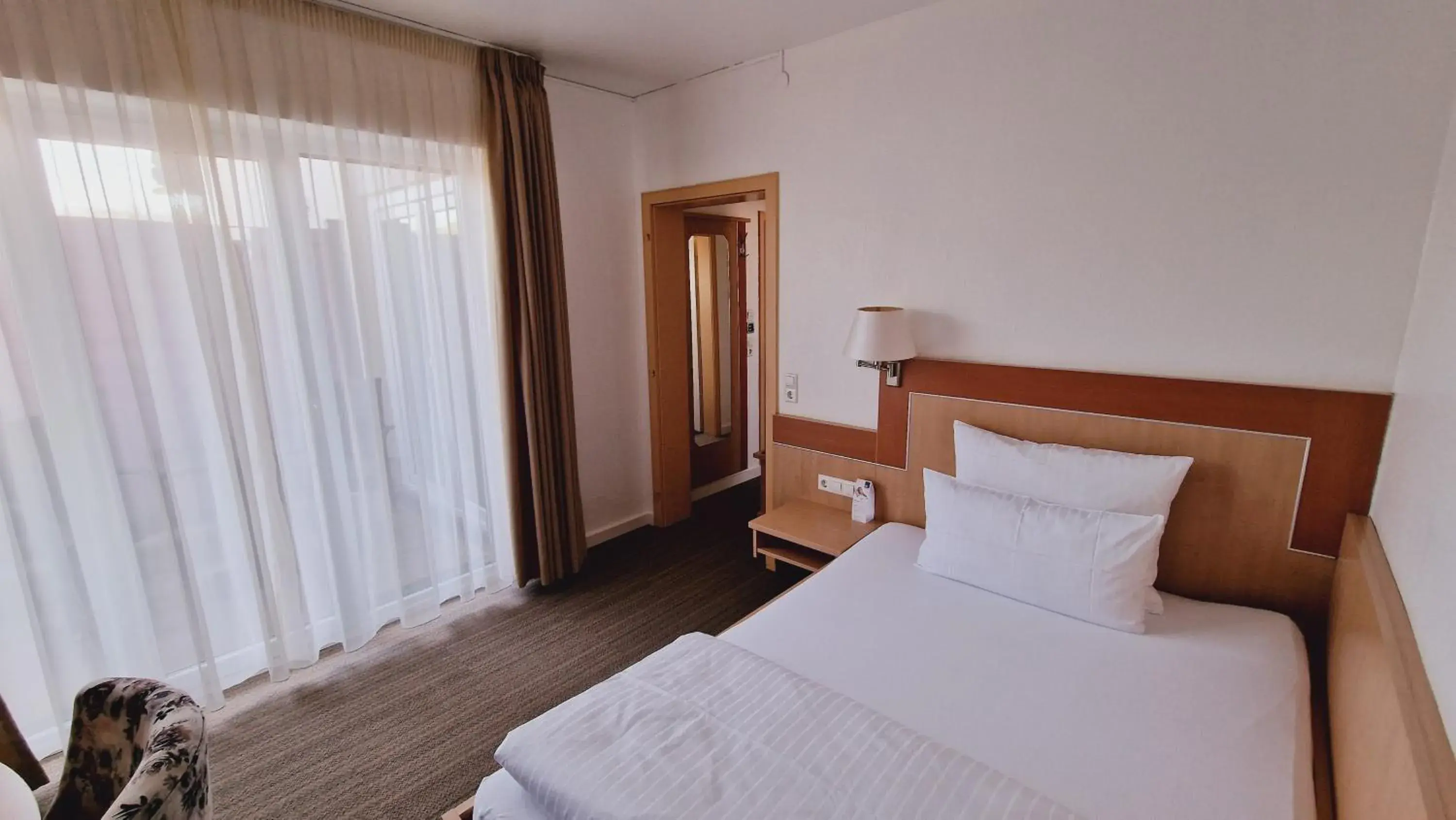 Small Double Room with Balcony in Hotel Garni Superior Small Double Room with Balcony in Hotel Garni Superior