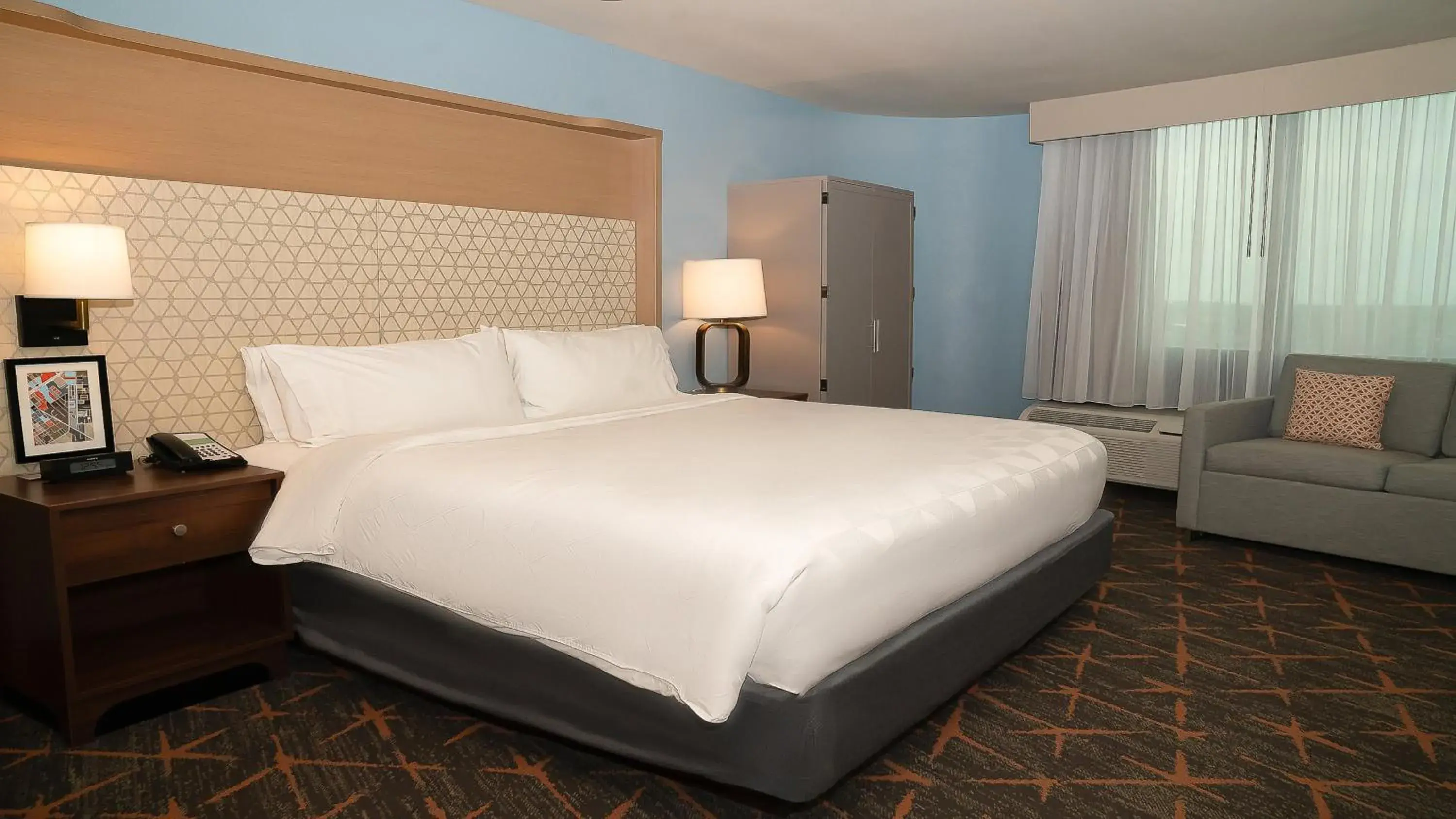 King Room - Disability Access in Holiday Inn New Orleans West Bank Tower by IHG King Room - Disability Access in Holiday Inn New Orleans West Bank Tower by IHG